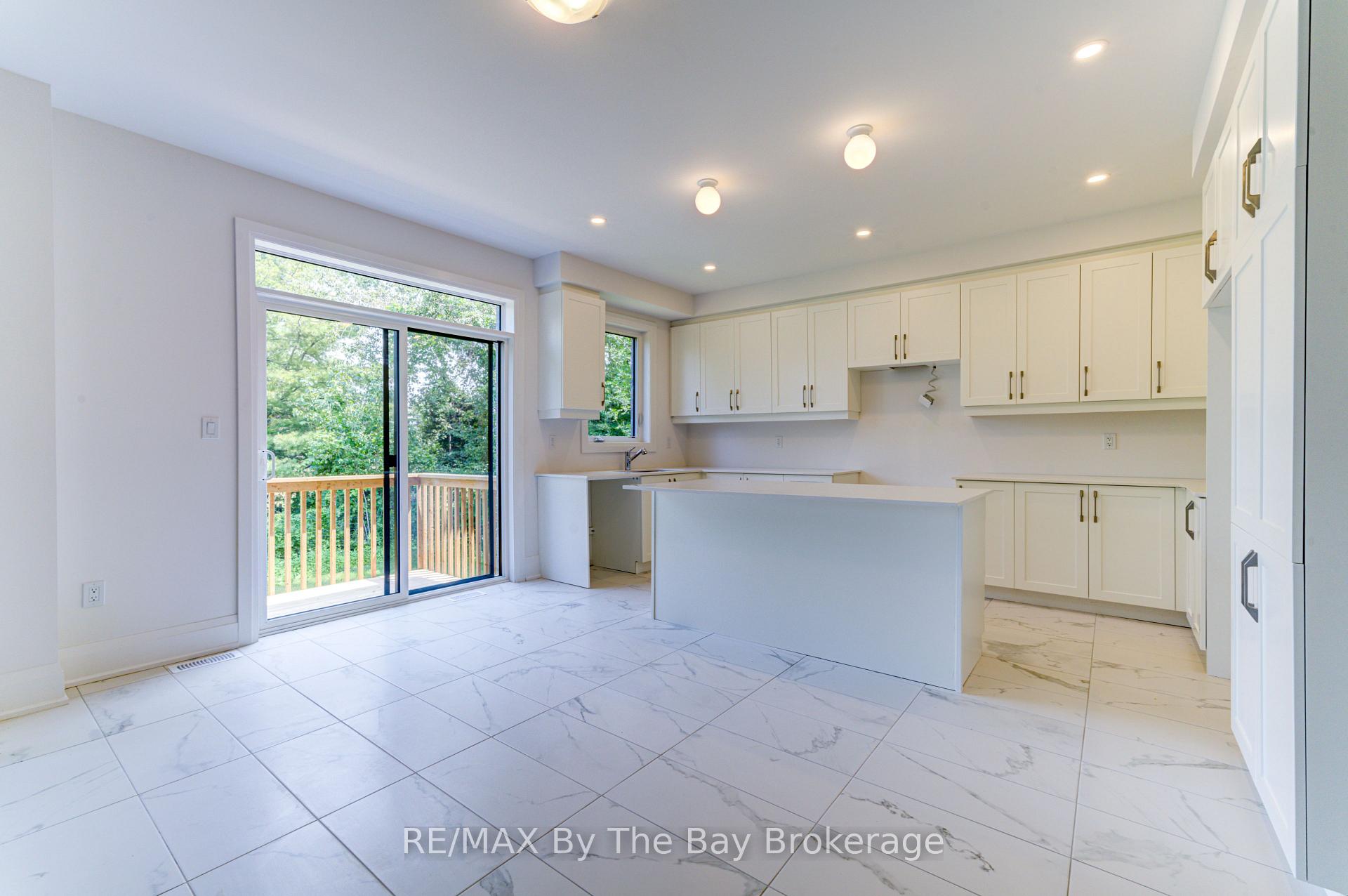 Photo 7 of 13 Emerald Street, Wasaga Beach — HOMEH