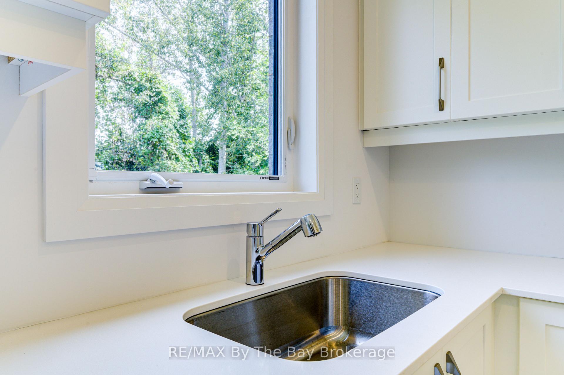 Photo 8 of 13 Emerald Street, Wasaga Beach — HOMEH