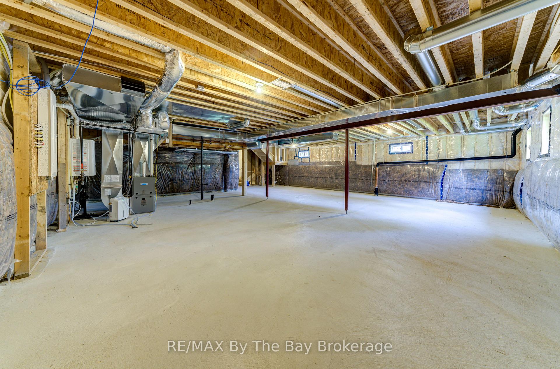 Photo 23 of 13 Emerald Street, Wasaga Beach — HOMEH