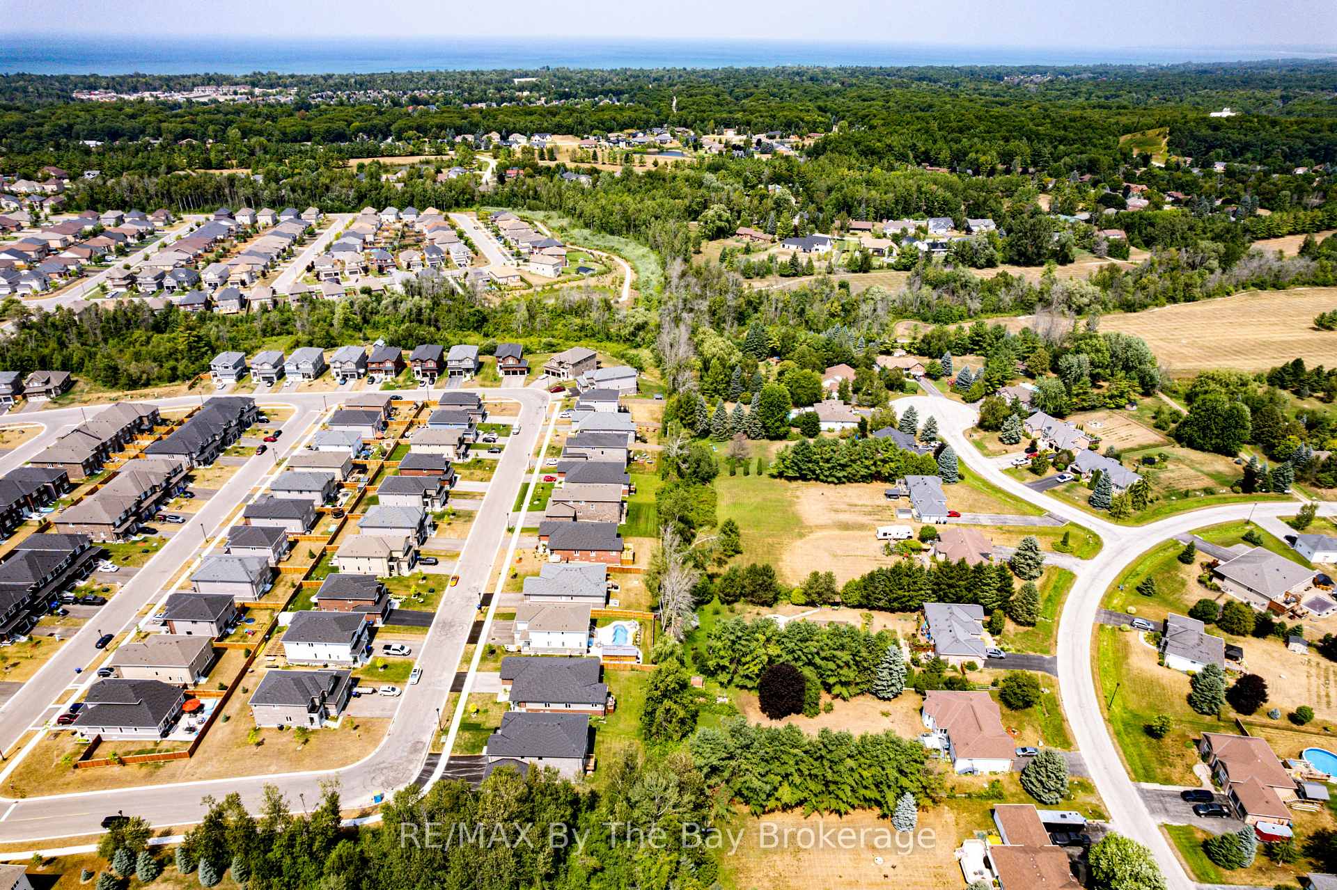 Photo 36 of 13 Emerald Street, Wasaga Beach — HOMEH