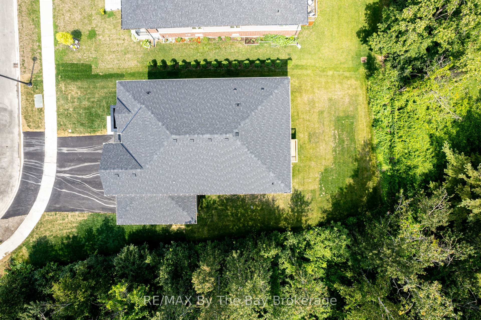 Photo 28 of 13 Emerald Street, Wasaga Beach — HOMEH