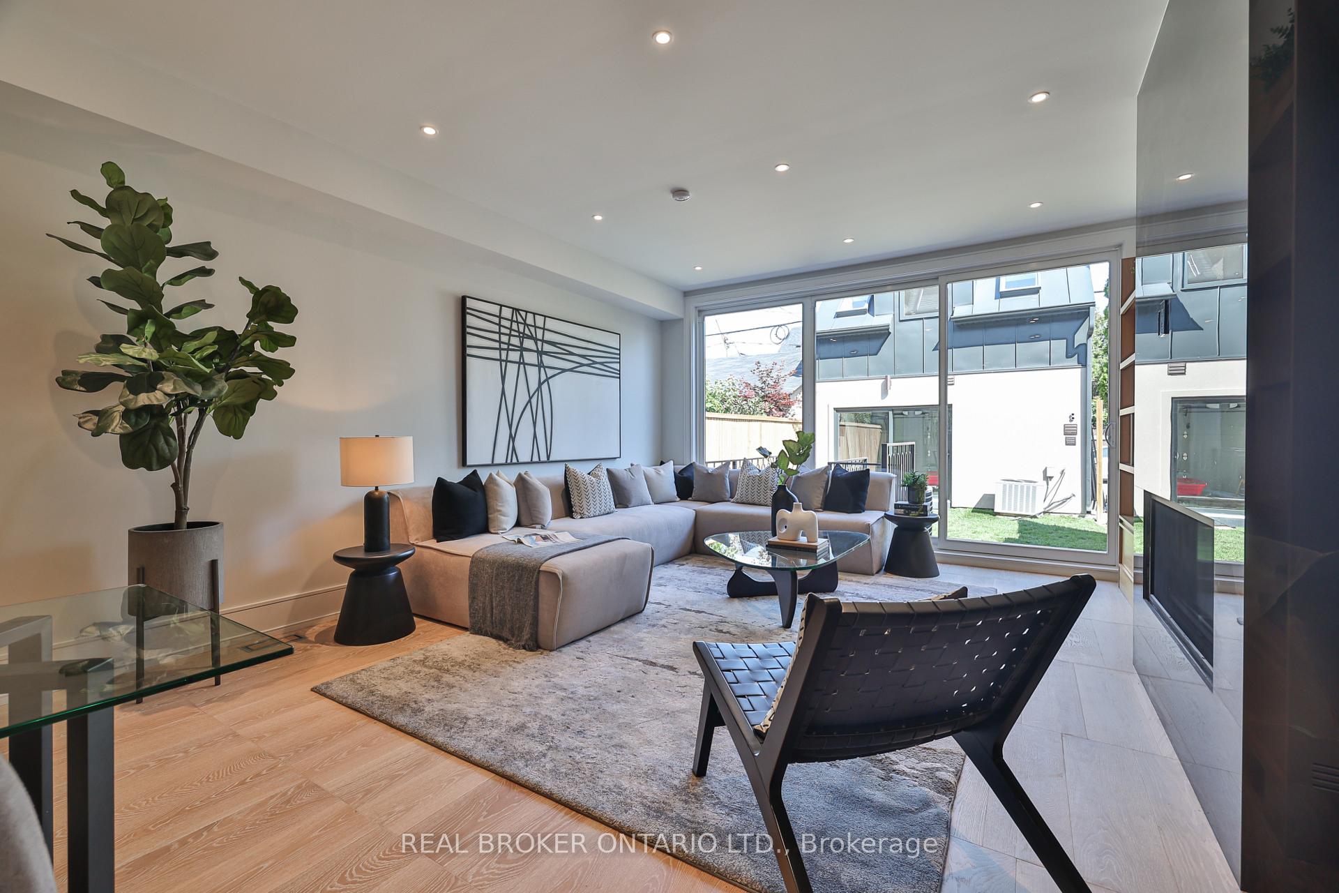 Photo 3 of 273 Grace Street, Toronto, Palmerston-Little Italy — HOMEH