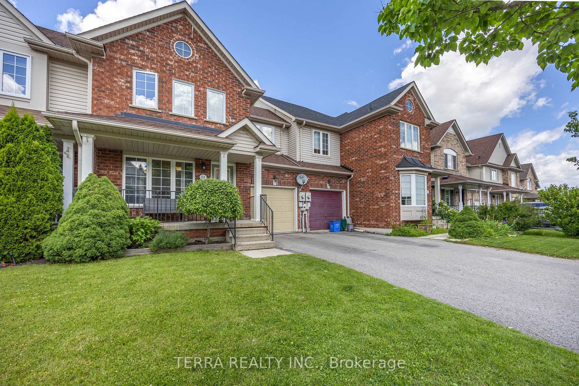 Photo 6 of 114 Thrushwood Drive, Barrie, 400 West — HOMEH