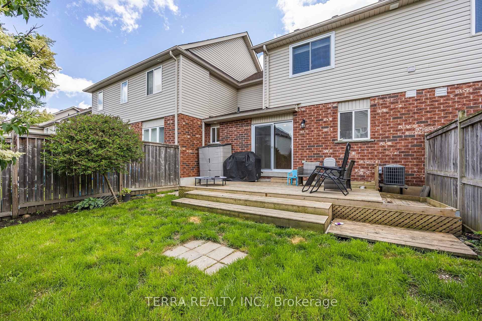 Photo 28 of 114 Thrushwood Drive, Barrie, 400 West — HOMEH