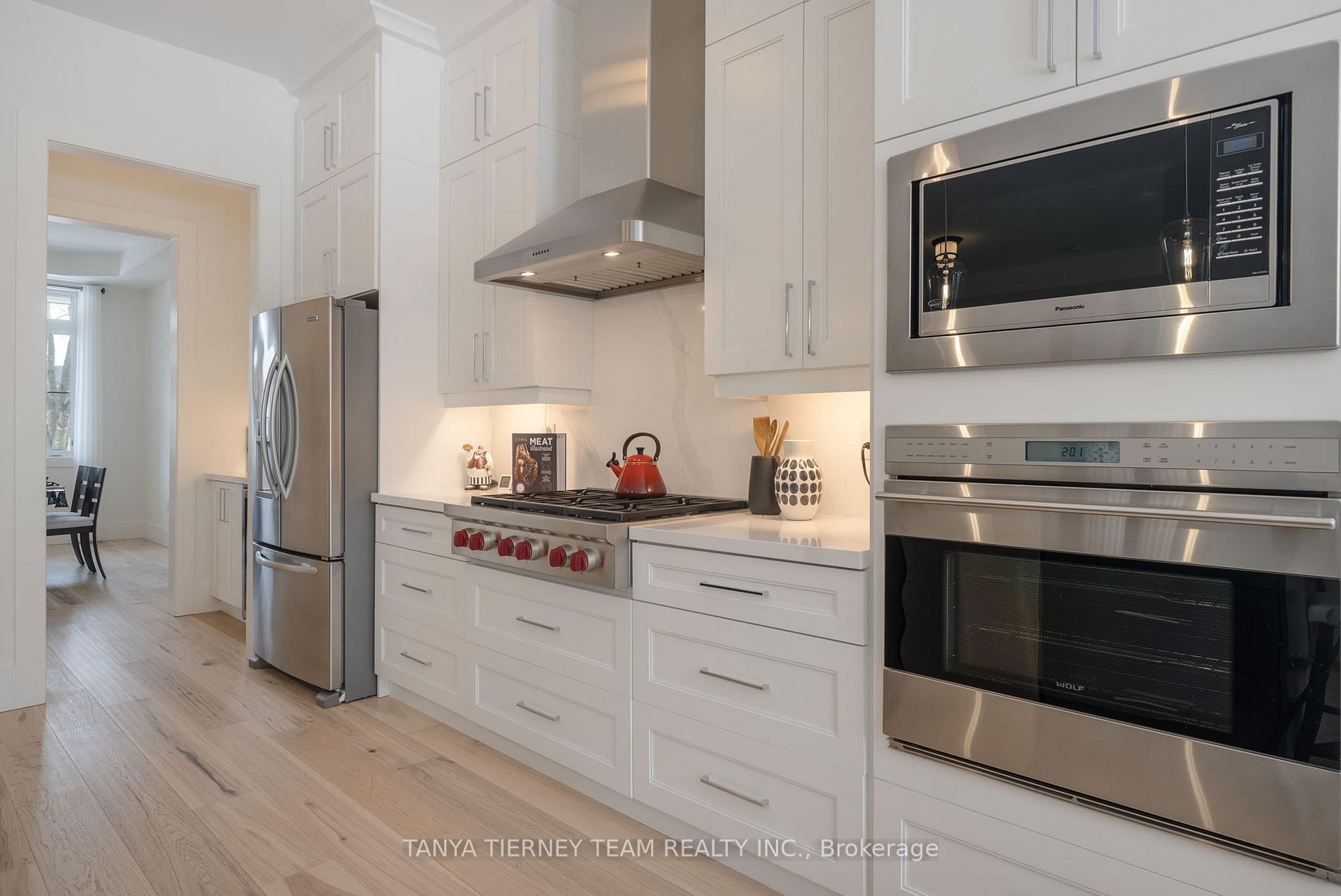 Photo 4 of 49 Montana Crescent, Whitby, Brooklin — HOMEH