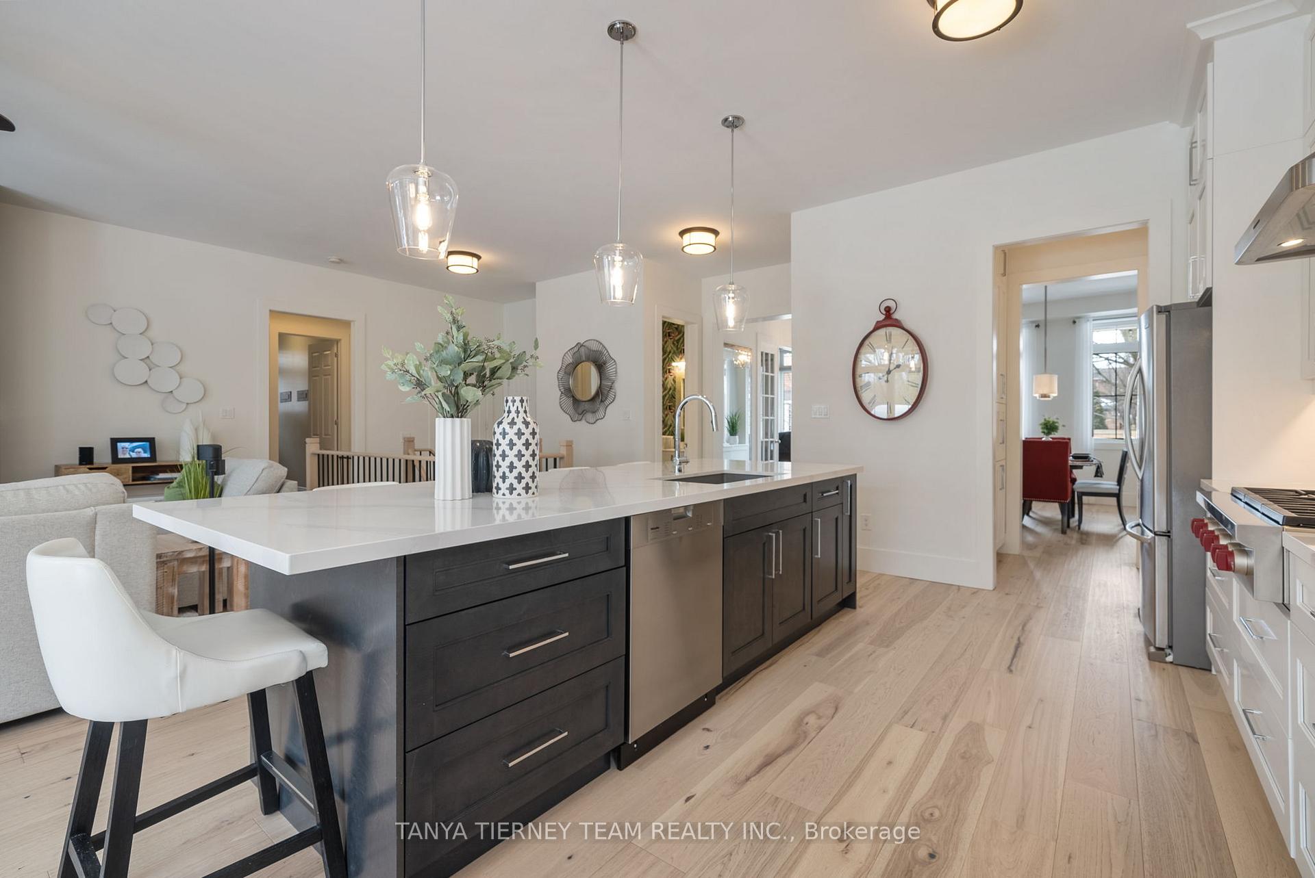Photo 23 of 49 Montana Crescent, Whitby, Brooklin — HOMEH