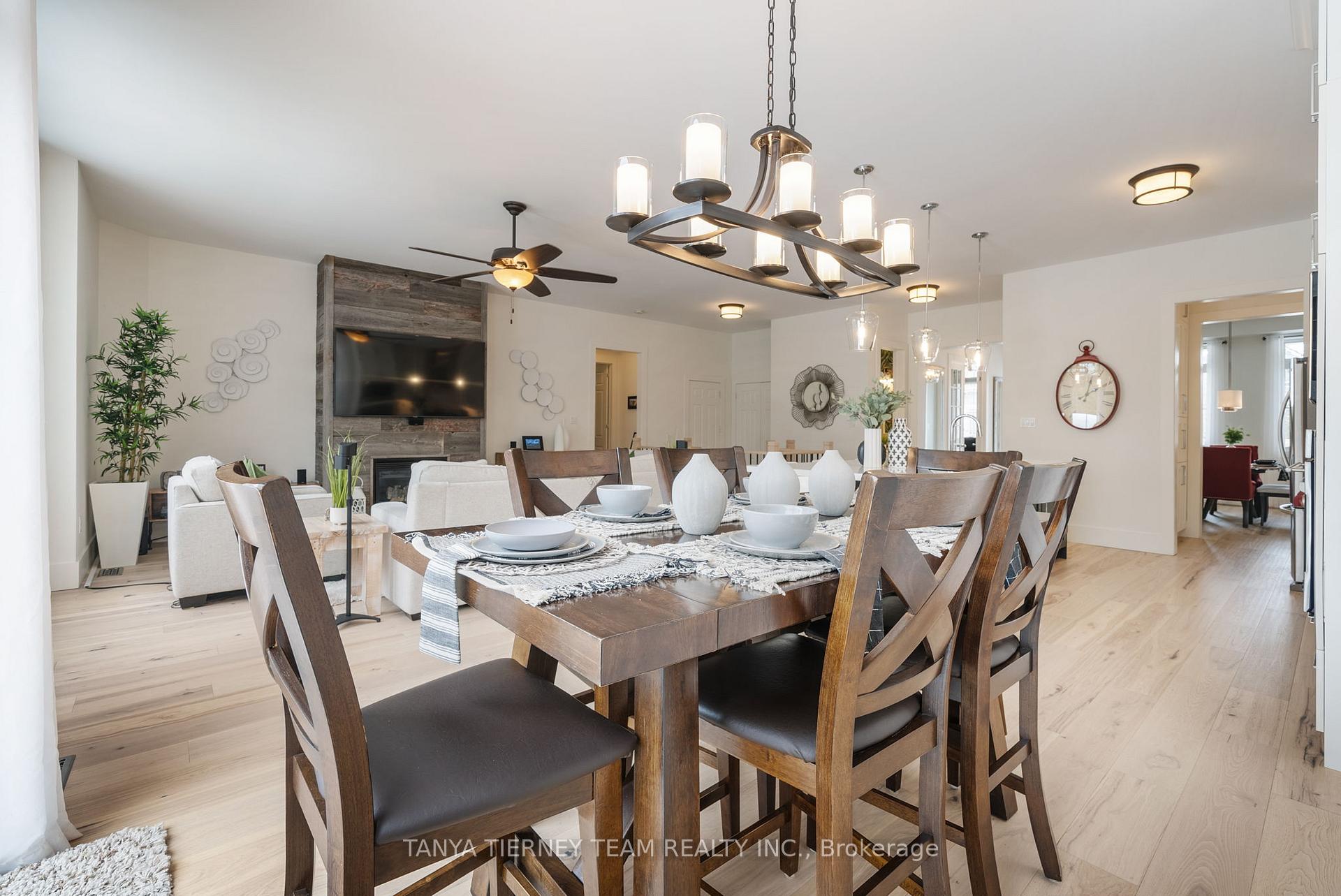 Photo 12 of 49 Montana Crescent, Whitby, Brooklin — HOMEH