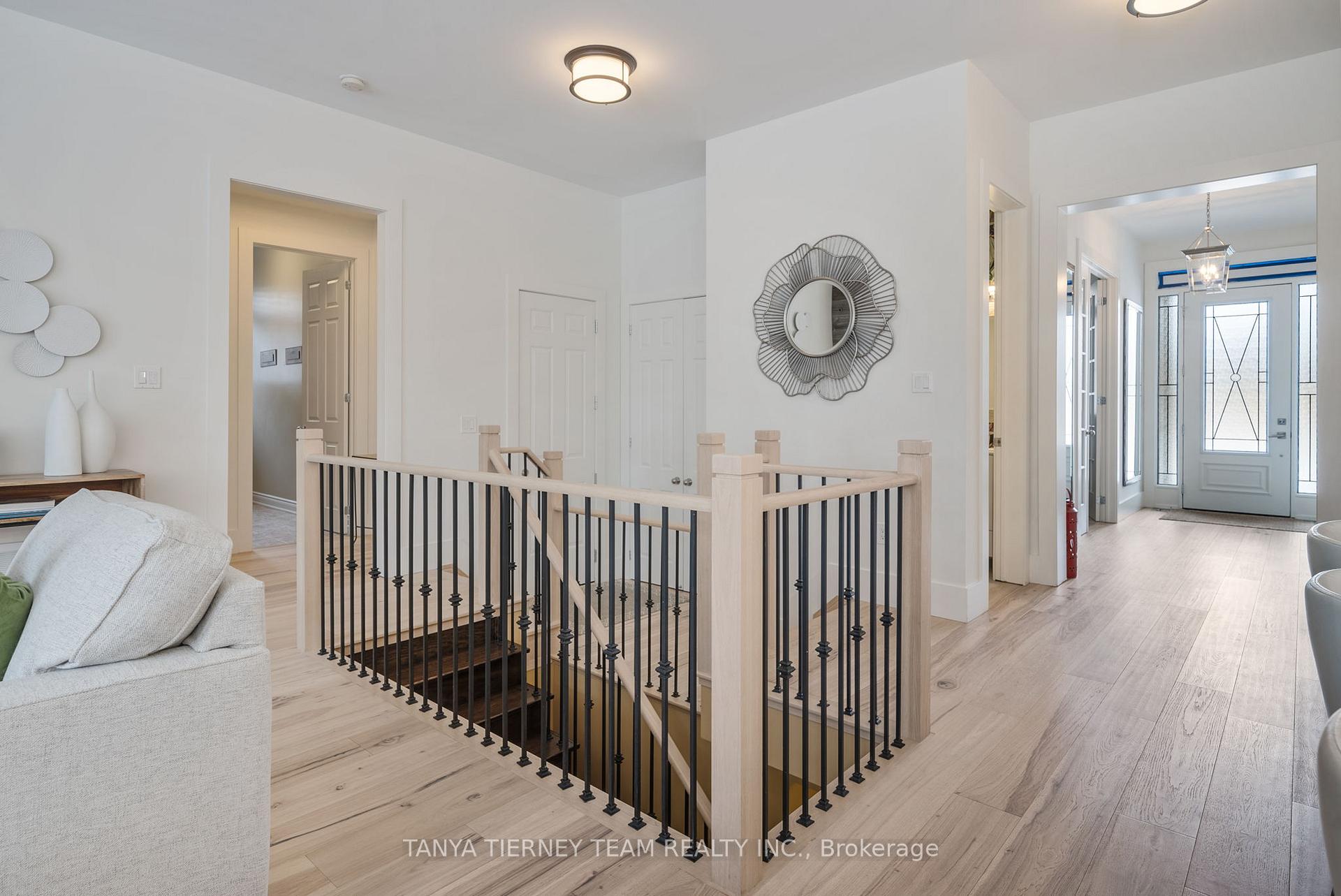Photo 8 of 49 Montana Crescent, Whitby, Brooklin — HOMEH