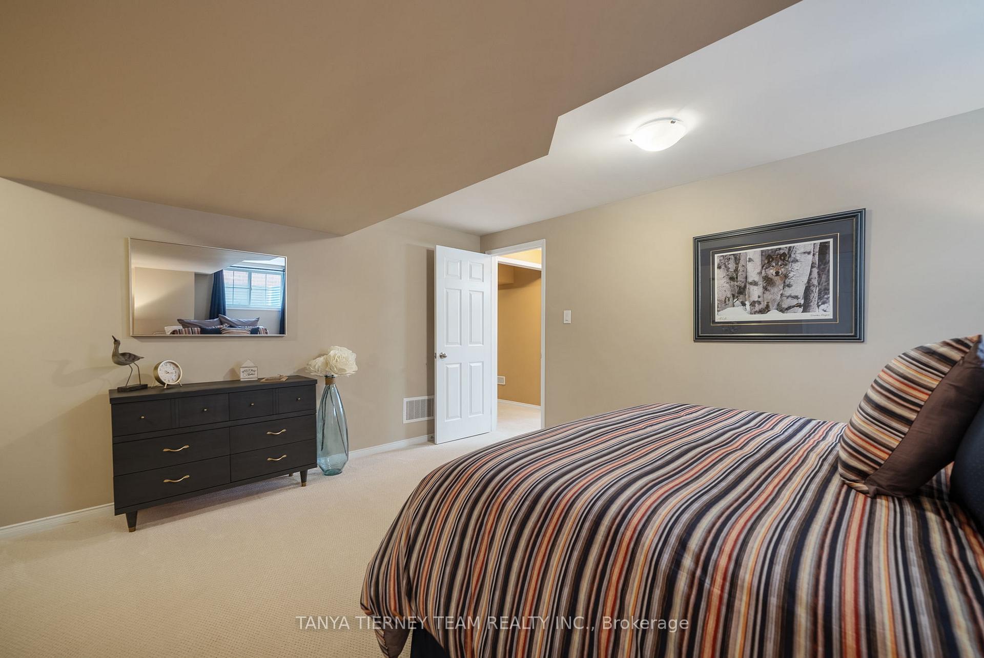 Photo 21 of 49 Montana Crescent, Whitby, Brooklin — HOMEH