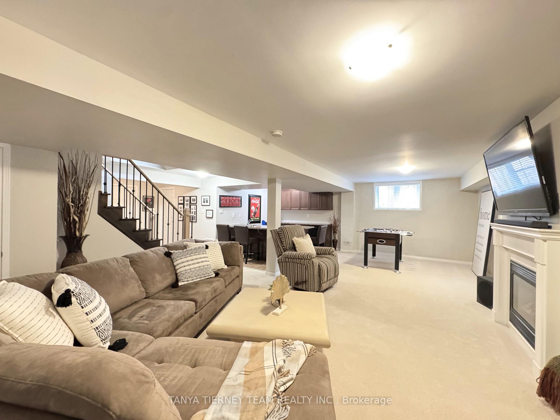 Photo 40 of 49 Montana Crescent, Whitby, Brooklin — HOMEH
