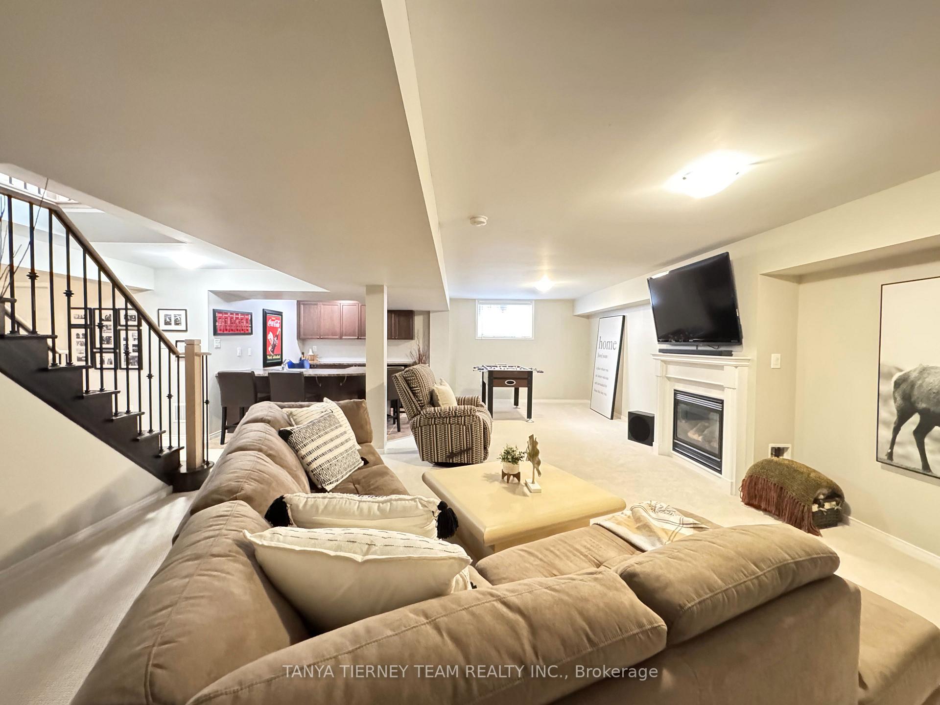 Photo 37 of 49 Montana Crescent, Whitby, Brooklin — HOMEH