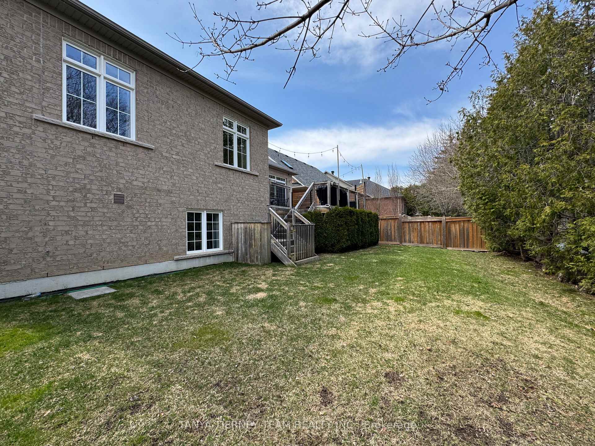 Photo 28 of 49 Montana Crescent, Whitby, Brooklin — HOMEH