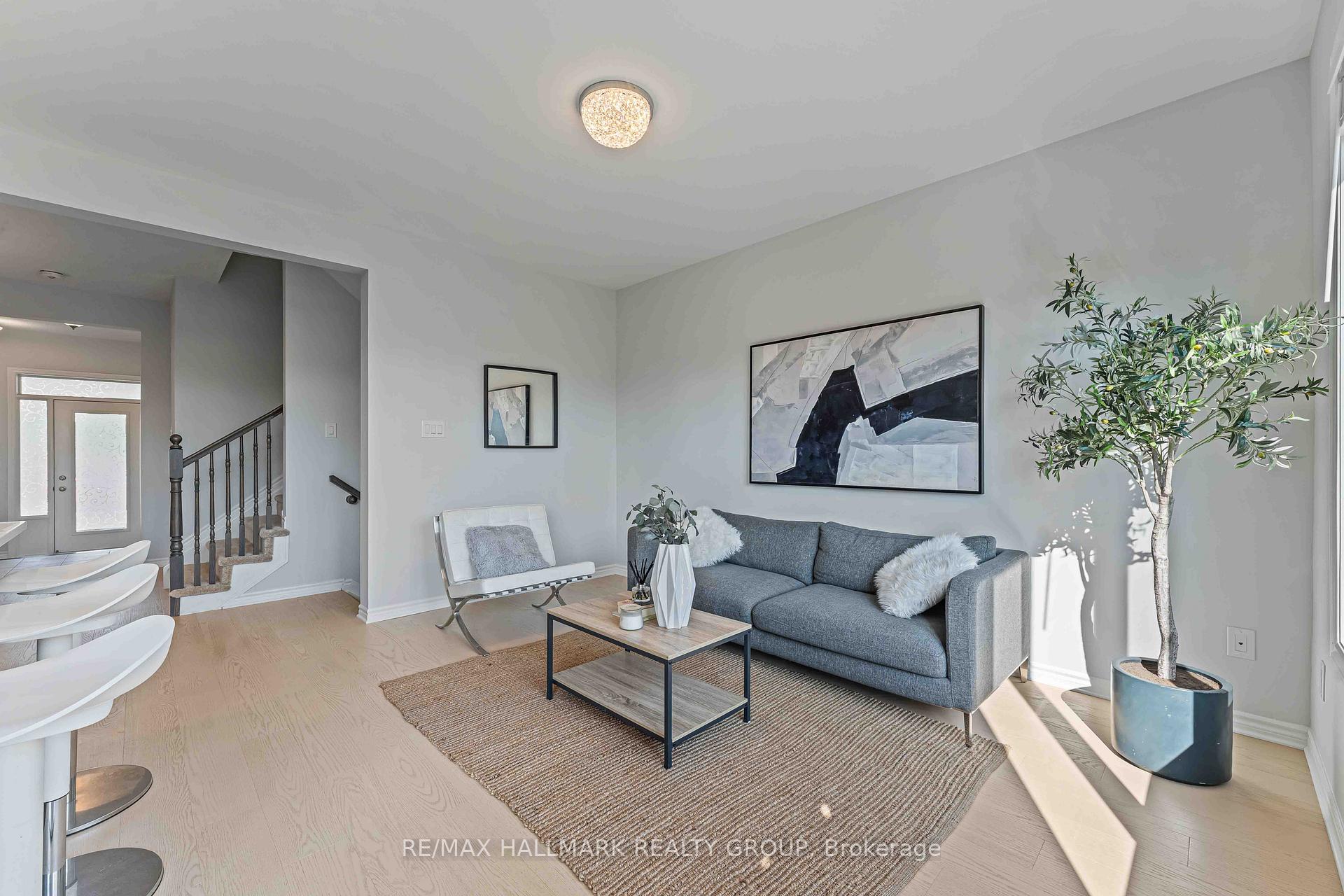 Photo 11 of 402 Edgevalley Court, Ottawa, Stittsville (North) — HOMEH