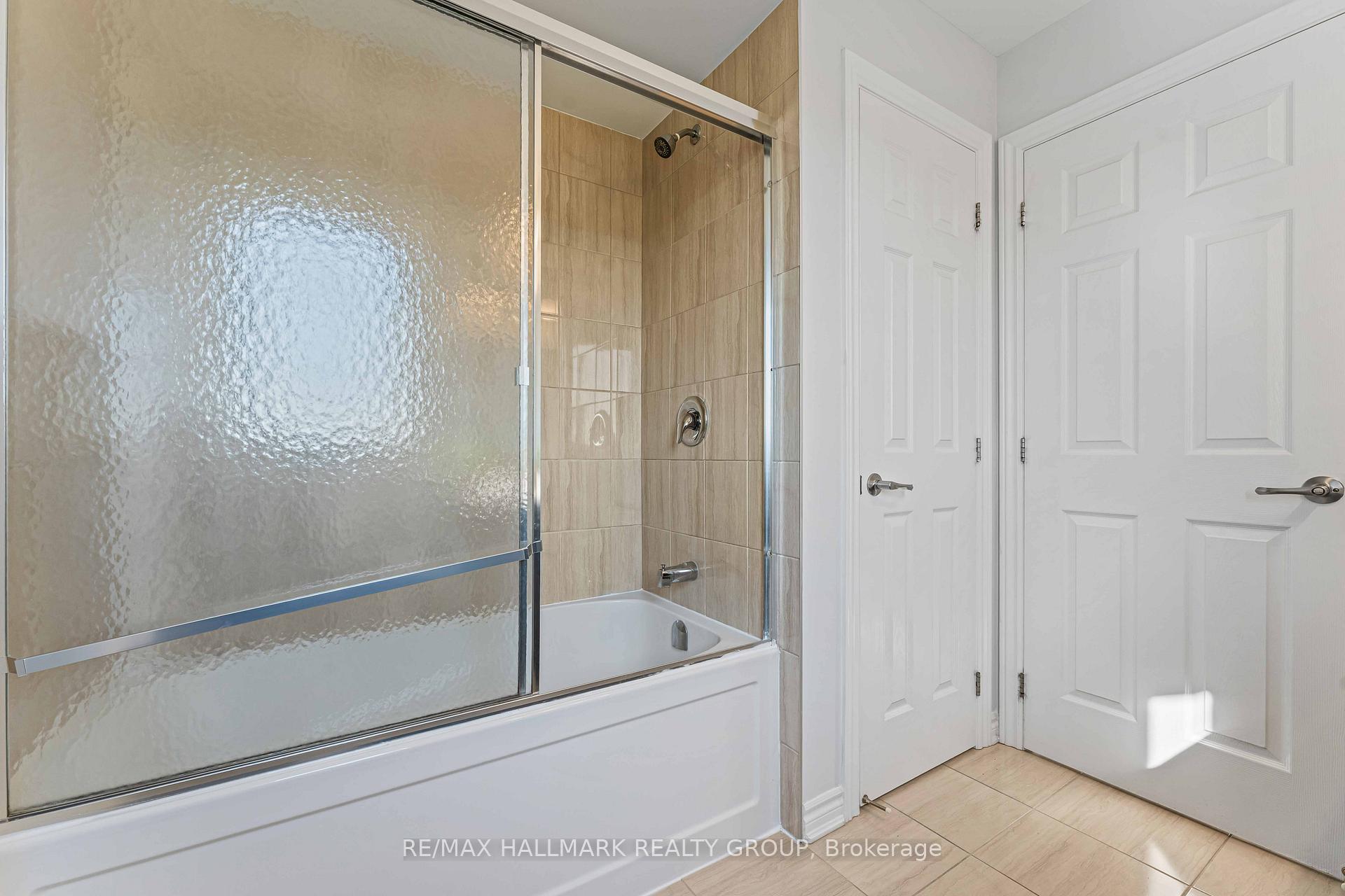 Photo 23 of 402 Edgevalley Court, Ottawa, Stittsville (North) — HOMEH