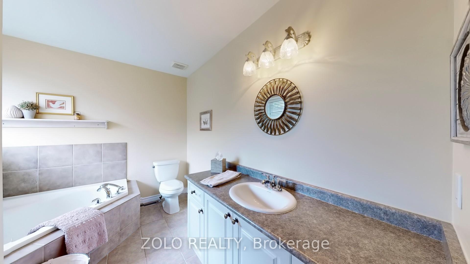 Photo 15 of 7 Golden Eagle Way, Barrie, Little Lake — HOMEH