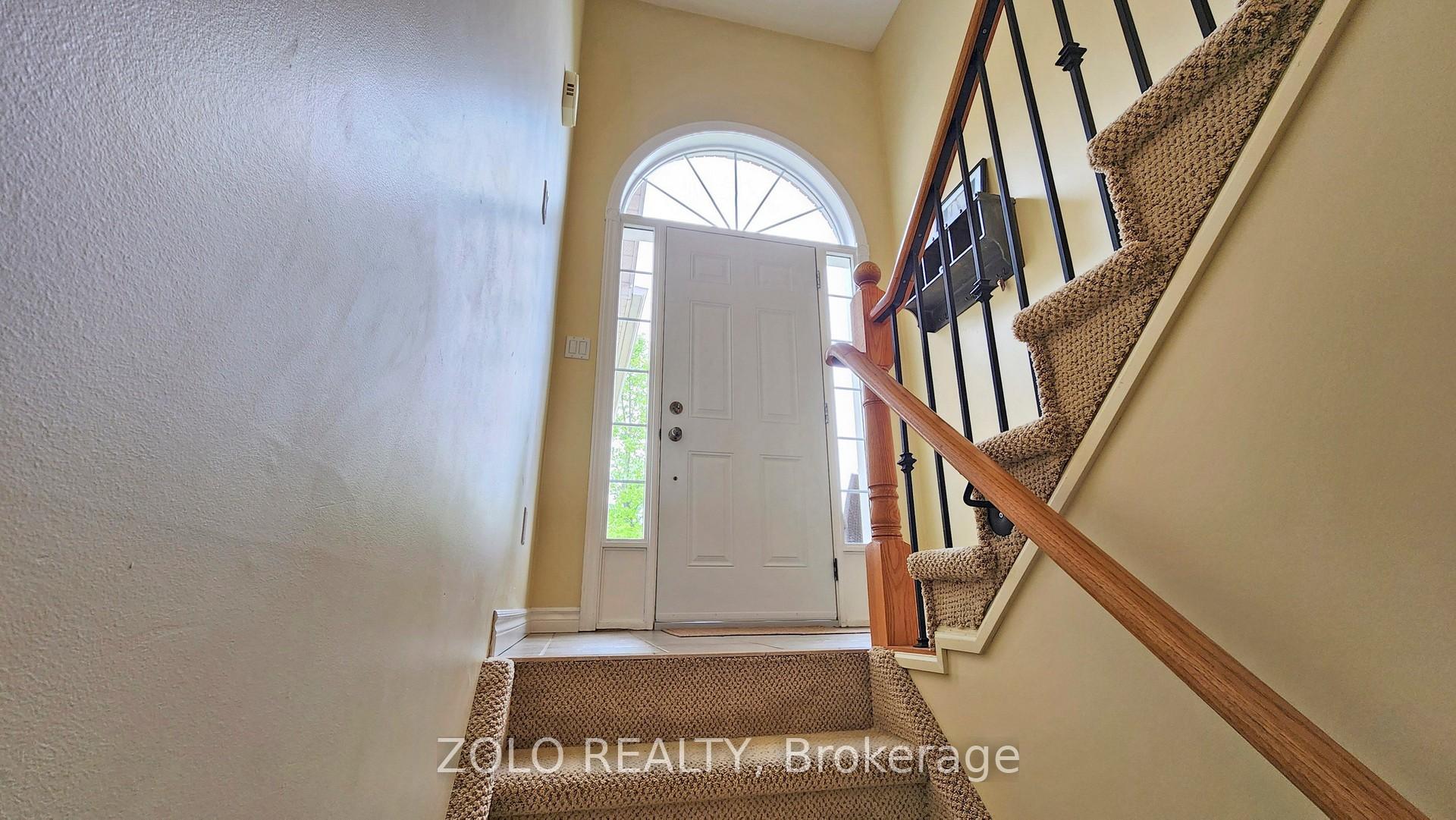 Photo 44 of 7 Golden Eagle Way, Barrie, Little Lake — HOMEH