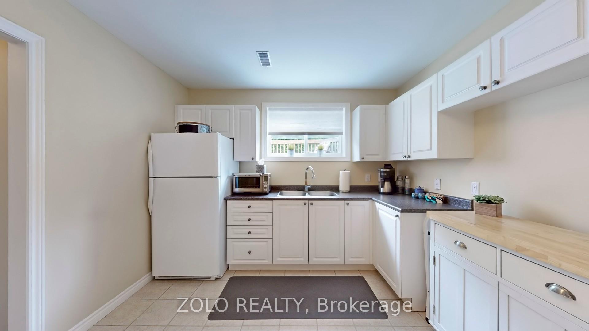 Photo 20 of 7 Golden Eagle Way, Barrie, Little Lake — HOMEH