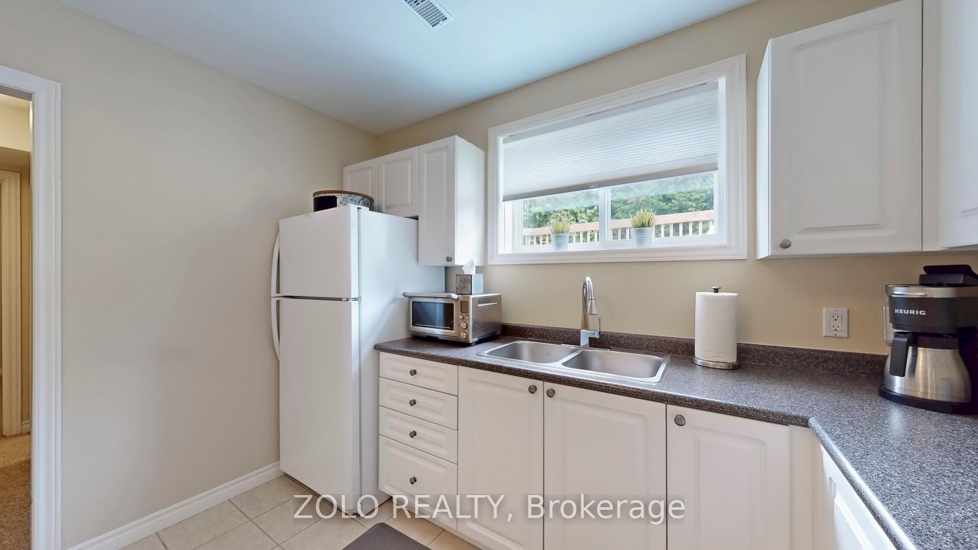 Photo 21 of 7 Golden Eagle Way, Barrie, Little Lake — HOMEH