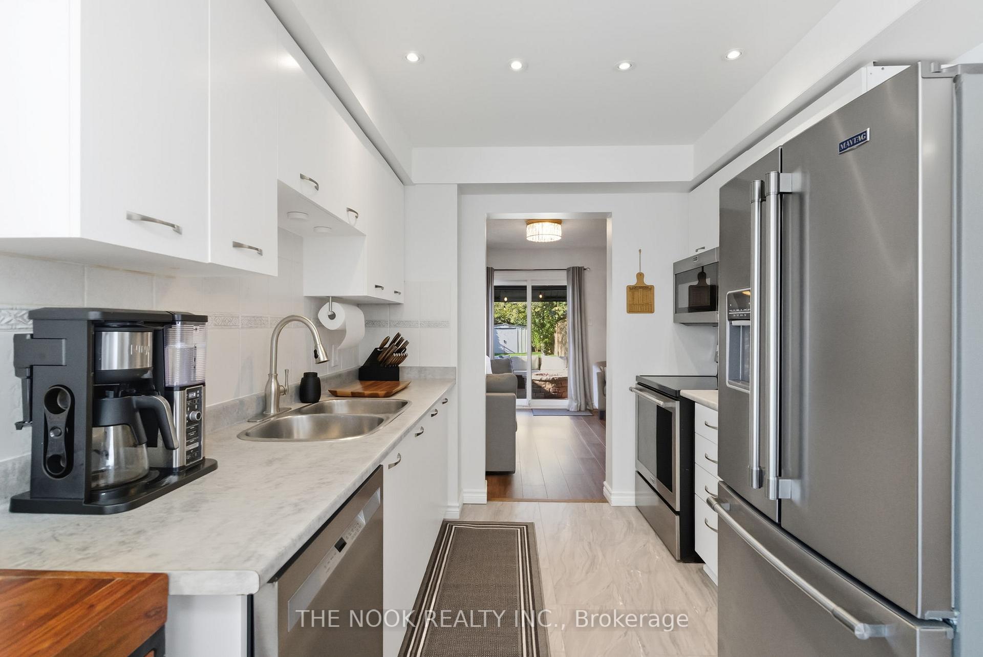 Photo 2 of 22 Wrenn Boulevard, Clarington, Bowmanville — HOMEH