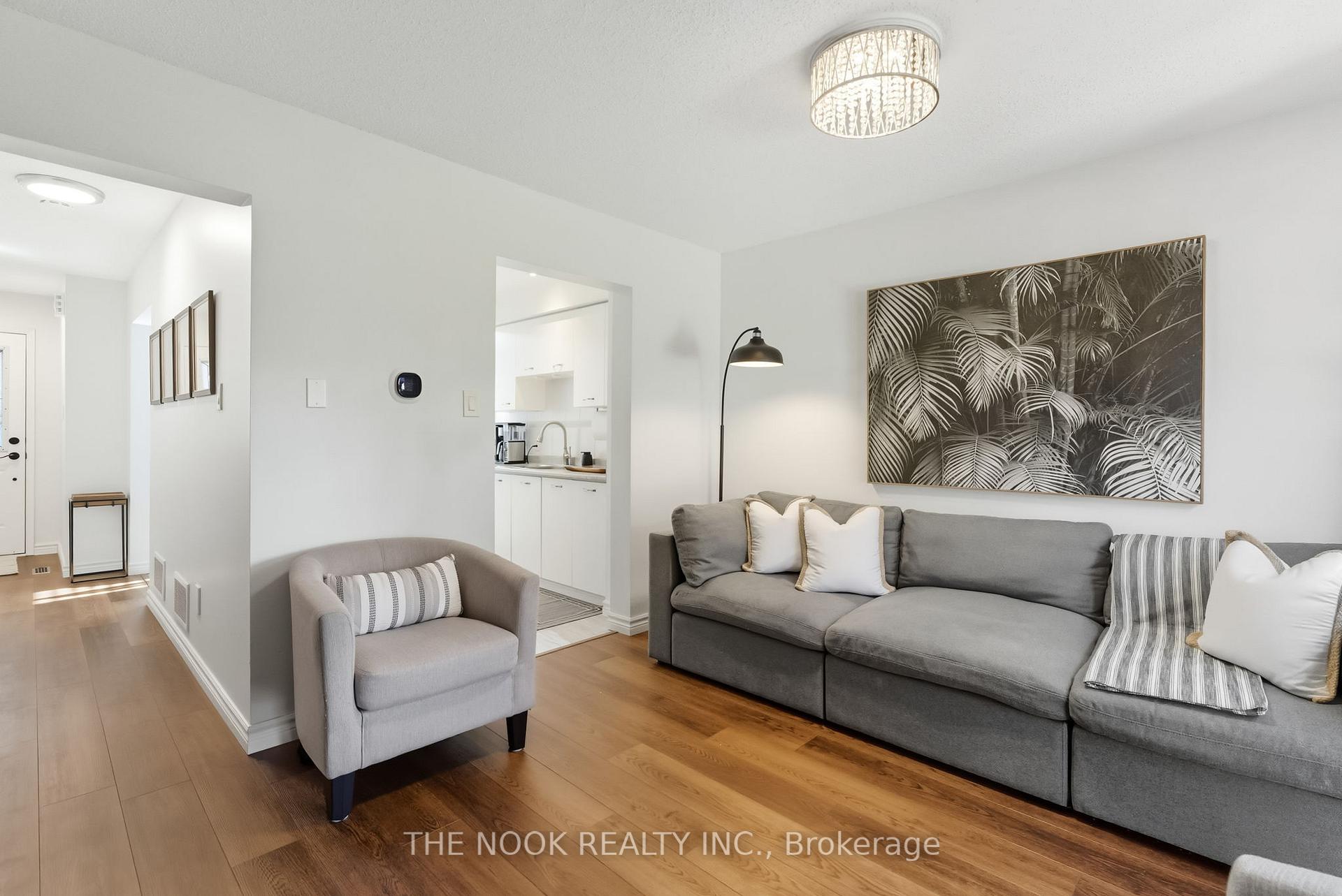 Photo 13 of 22 Wrenn Boulevard, Clarington, Bowmanville — HOMEH