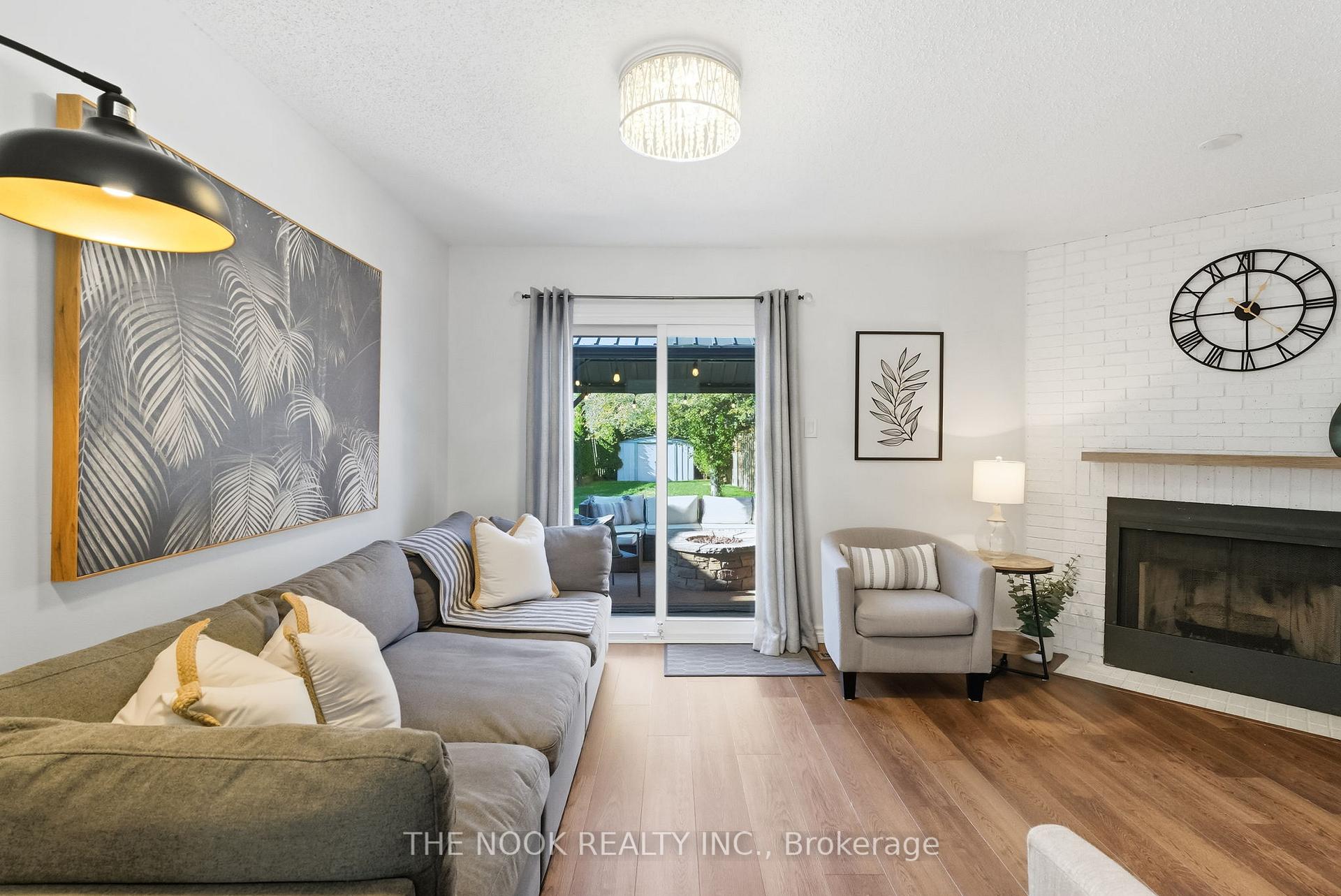 Photo 4 of 22 Wrenn Boulevard, Clarington, Bowmanville — HOMEH