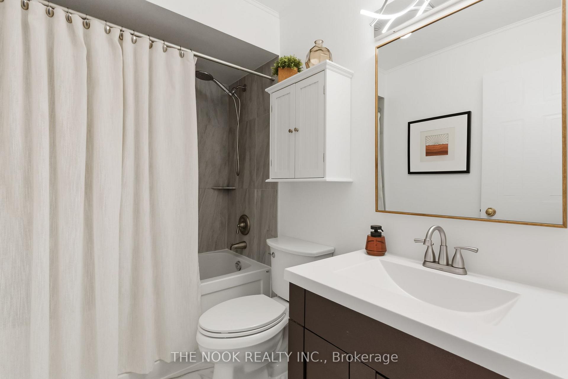 Photo 16 of 22 Wrenn Boulevard, Clarington, Bowmanville — HOMEH
