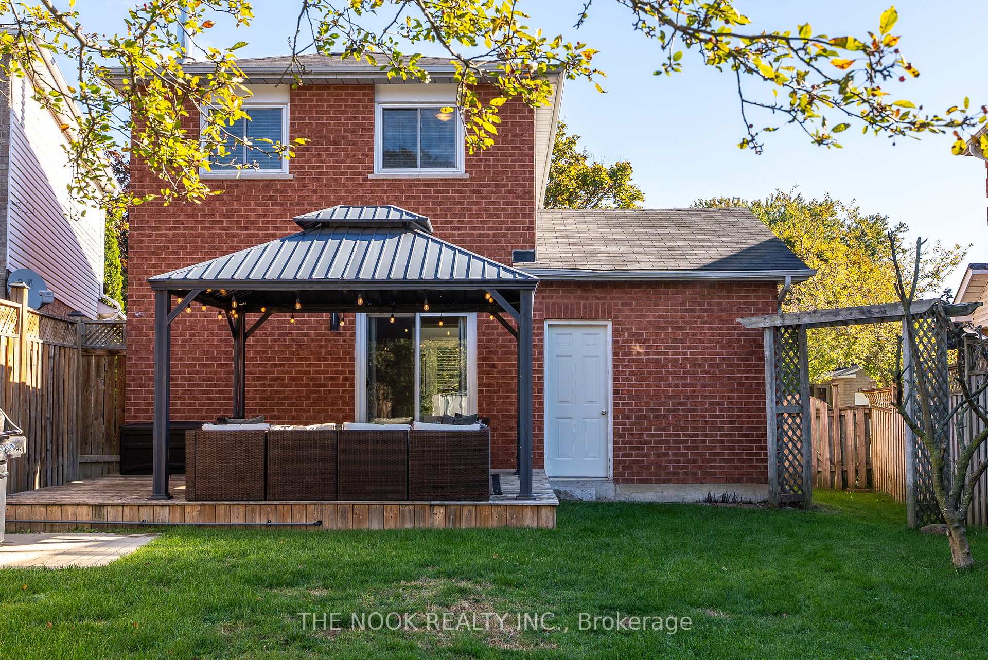 Photo 18 of 22 Wrenn Boulevard, Clarington, Bowmanville — HOMEH