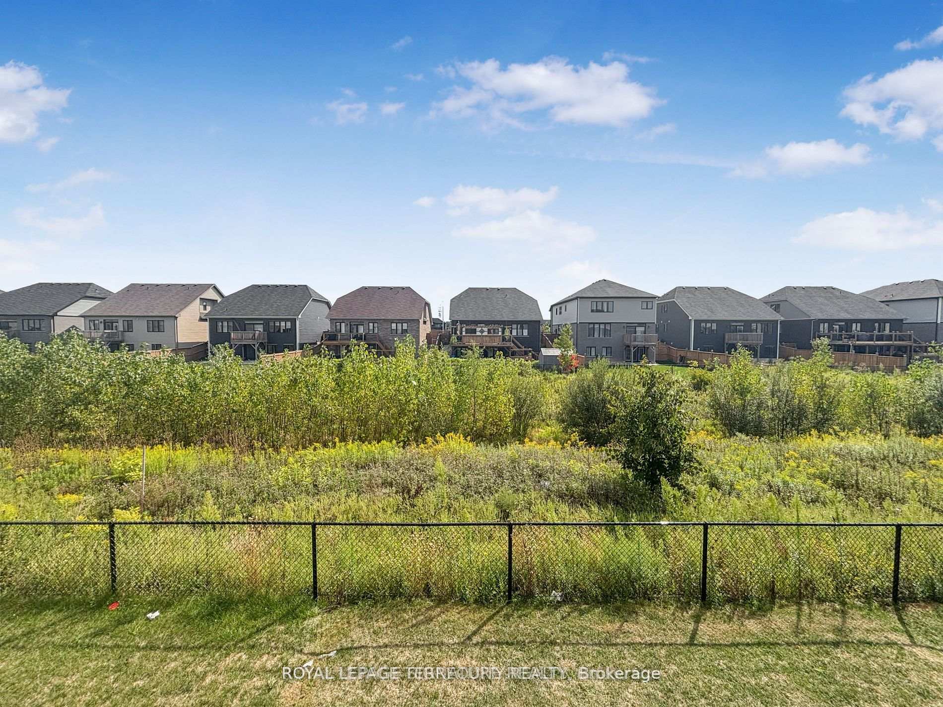 Photo 14 of 361 Vanilla Trail, Thorold, Rolling Meadows — HOMEH