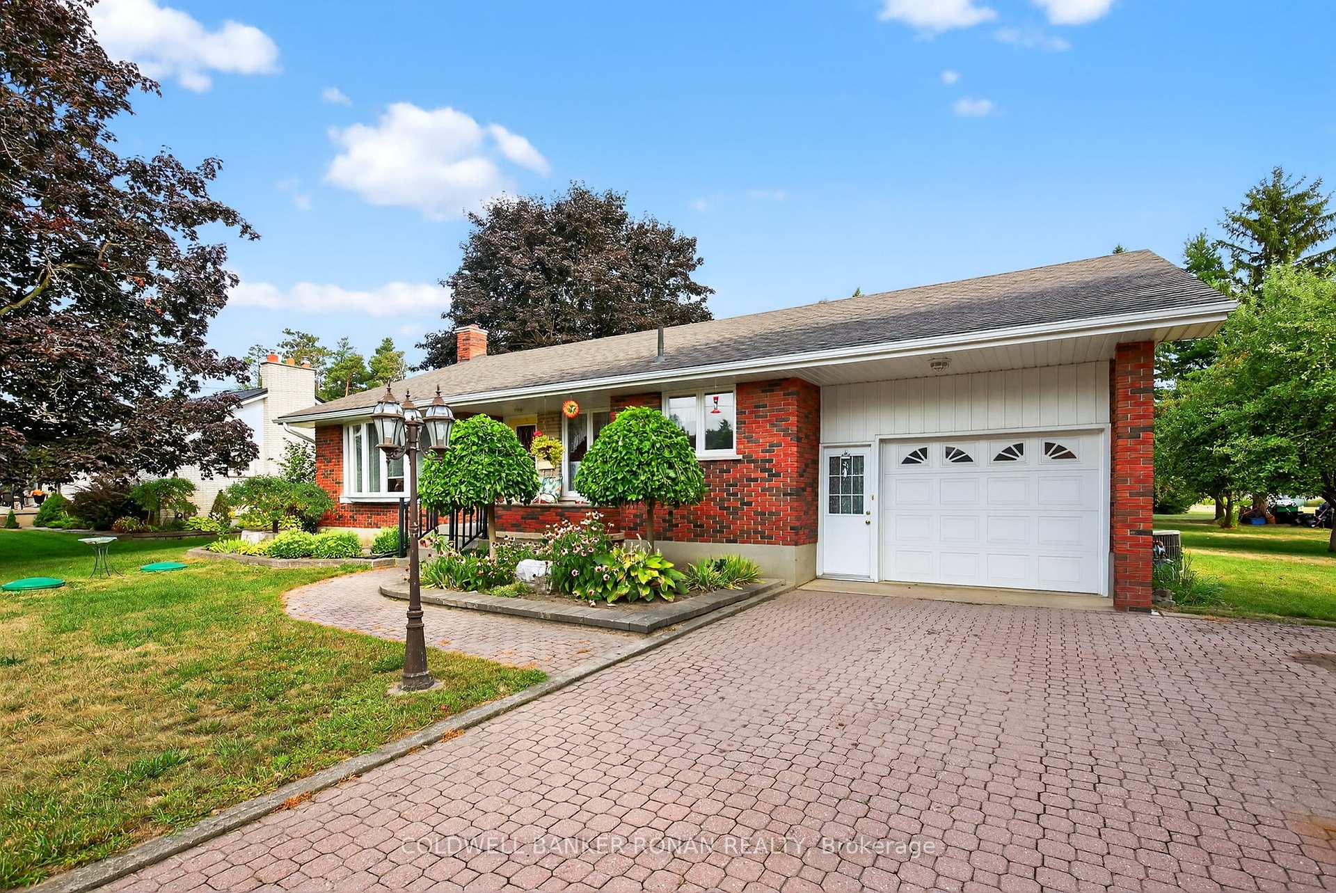 Photo 6 of 8 Douglas Drive, New Tecumseth, Alliston — HOMEH