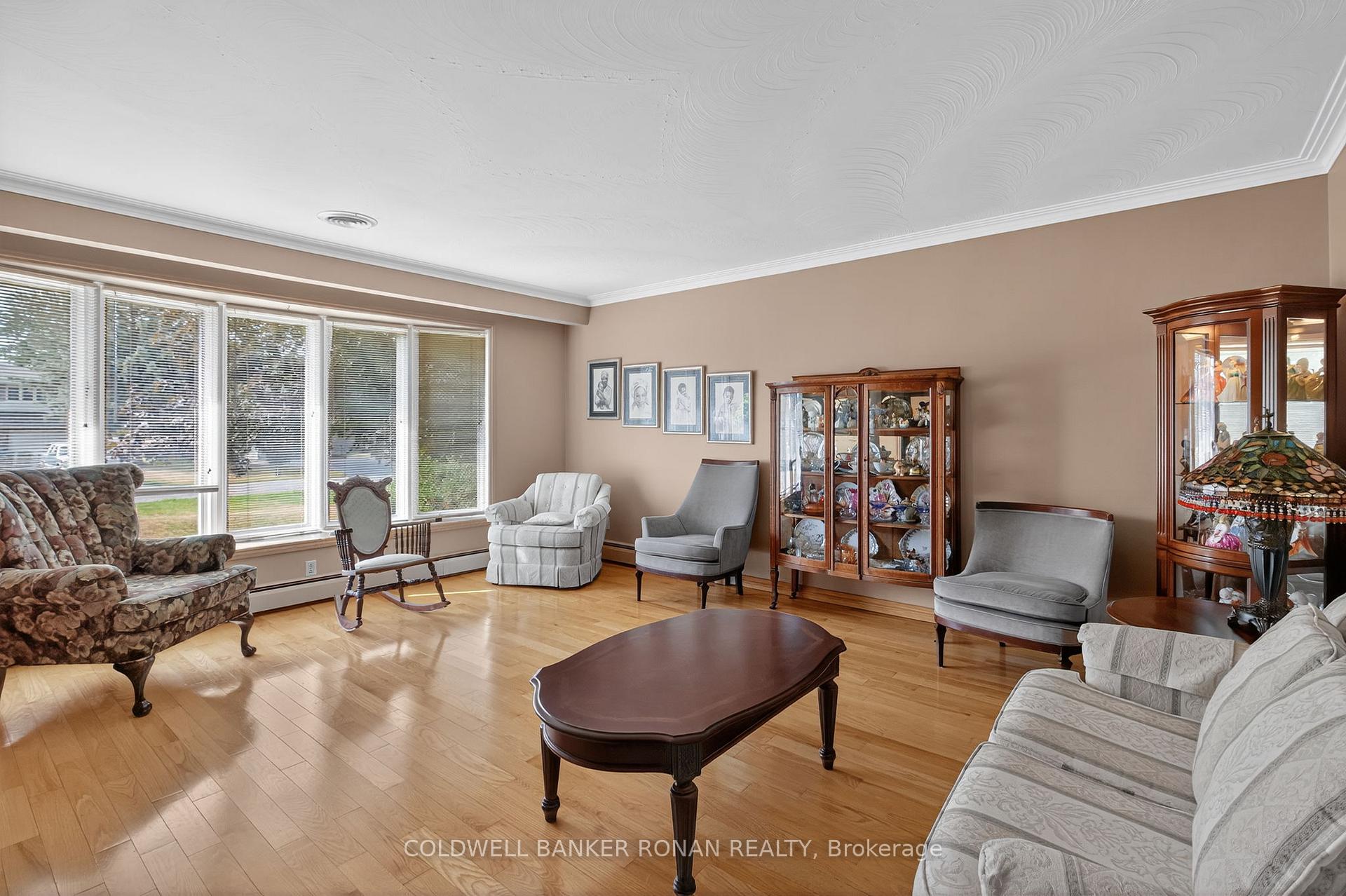 Photo 8 of 8 Douglas Drive, New Tecumseth, Alliston — HOMEH