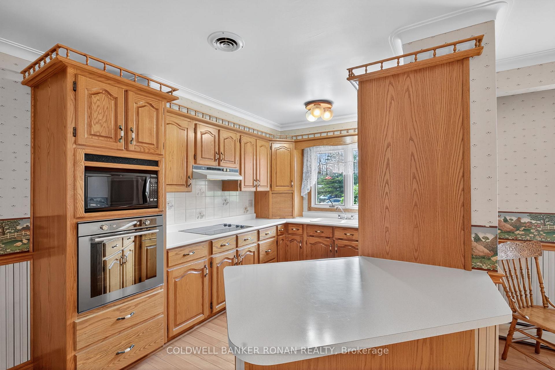Photo 21 of 8 Douglas Drive, New Tecumseth, Alliston — HOMEH
