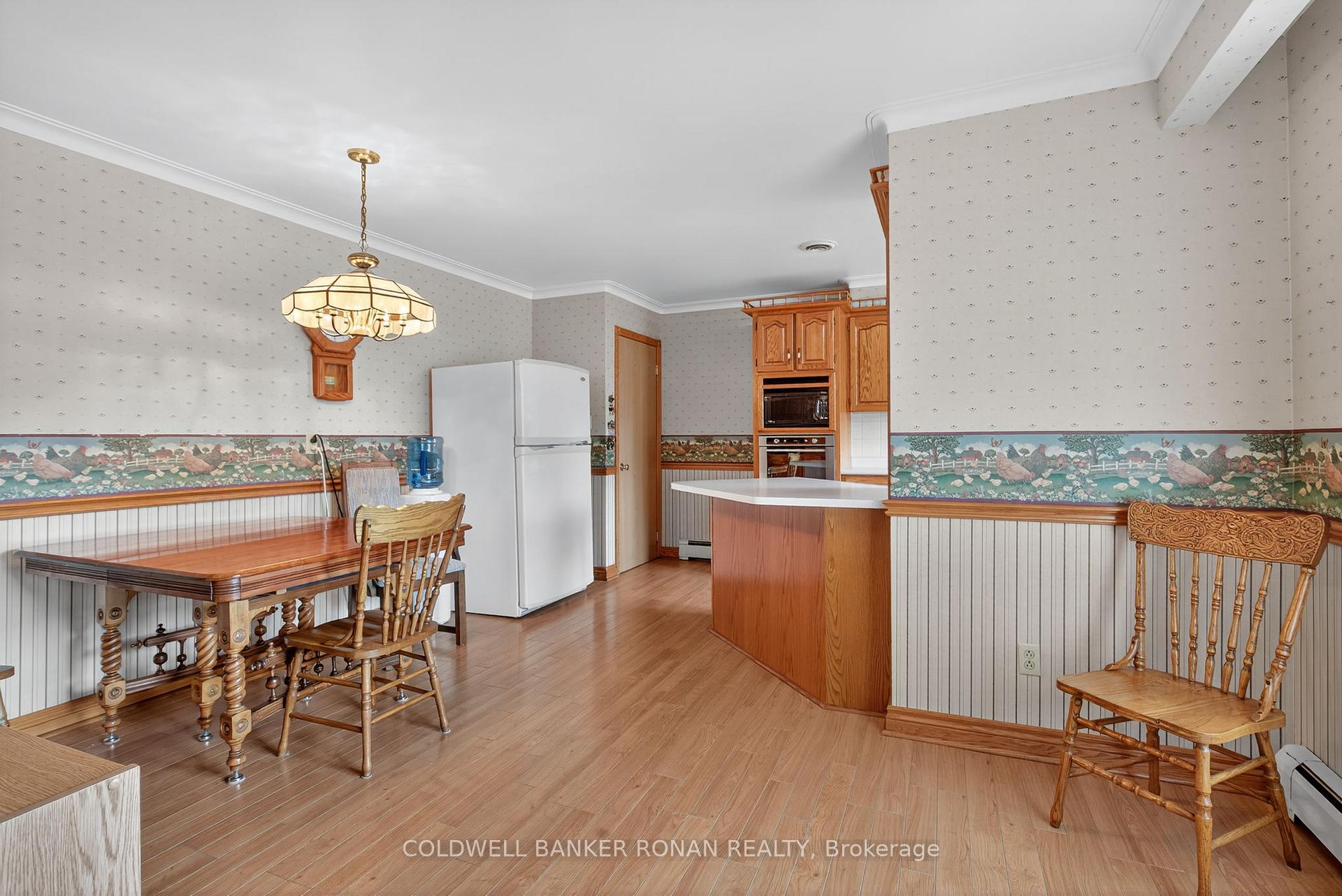 Photo 13 of 8 Douglas Drive, New Tecumseth, Alliston — HOMEH