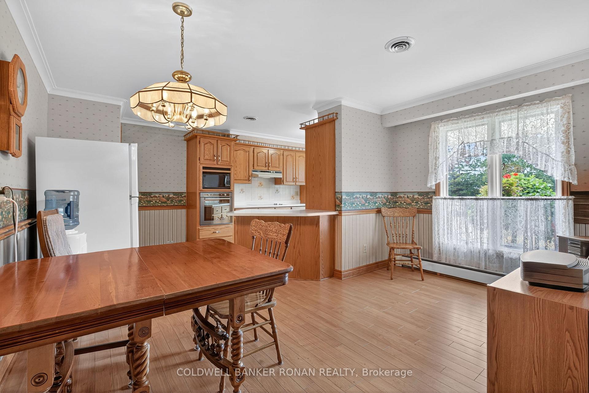 Photo 17 of 8 Douglas Drive, New Tecumseth, Alliston — HOMEH