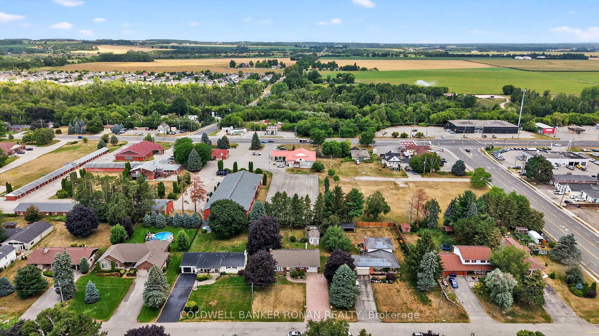 Photo 39 of 8 Douglas Drive, New Tecumseth, Alliston — HOMEH