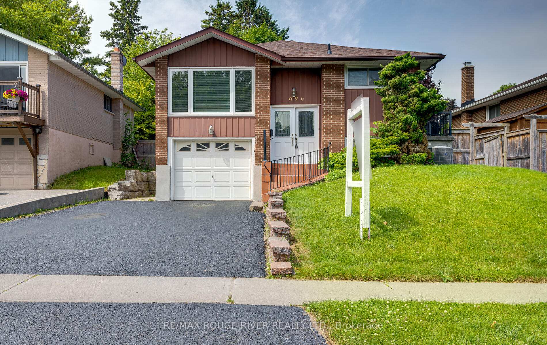 Photo 1 of 690 Central Park Boulevard N, Oshawa, Centennial — HOMEH