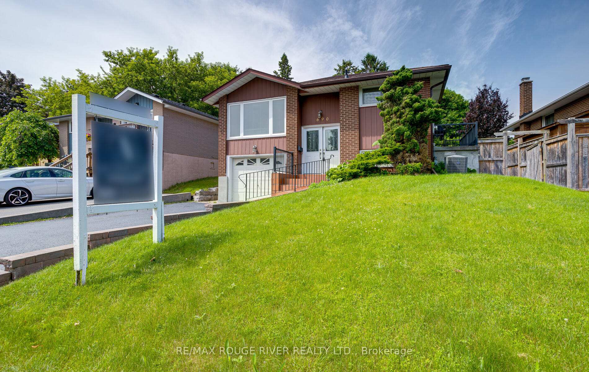 Photo 10 of 690 Central Park Boulevard N, Oshawa, Centennial — HOMEH