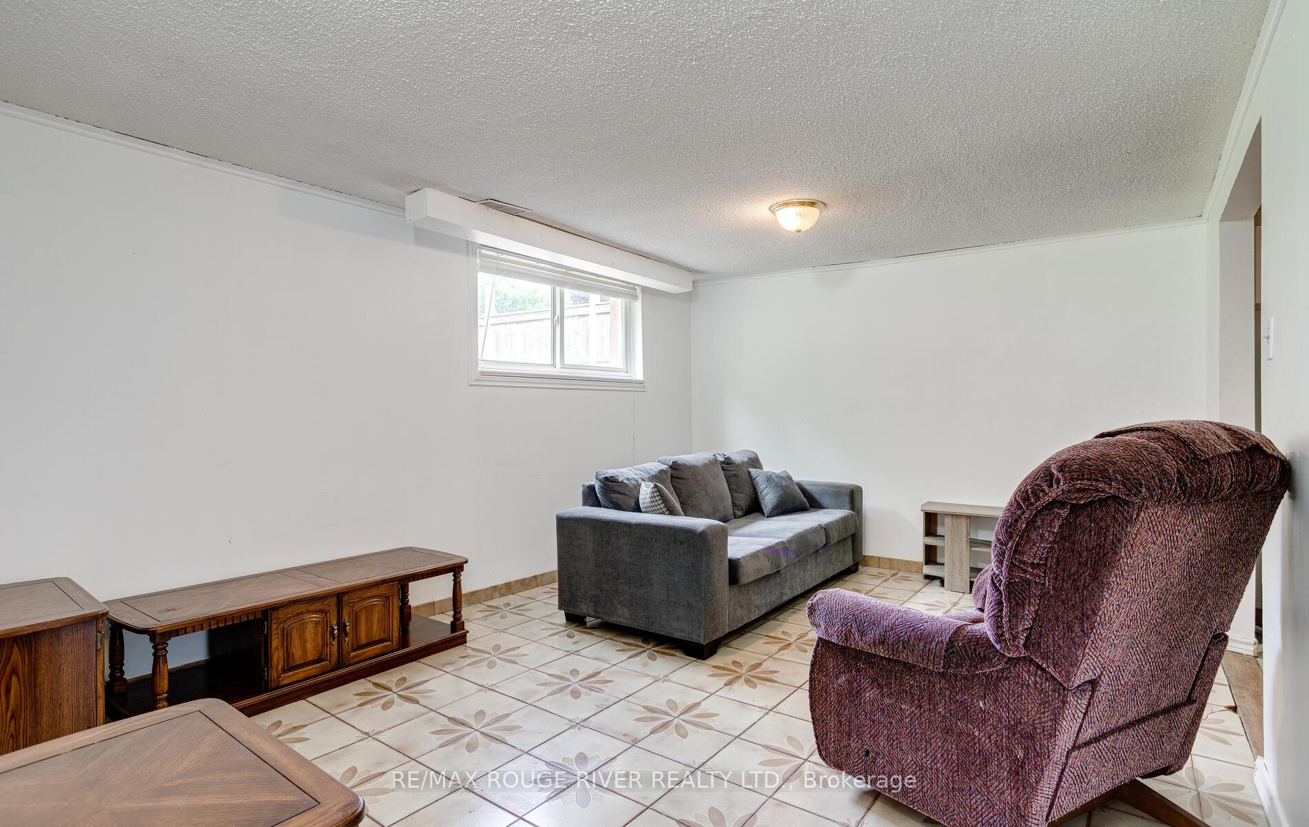 Photo 31 of 690 Central Park Boulevard N, Oshawa, Centennial — HOMEH