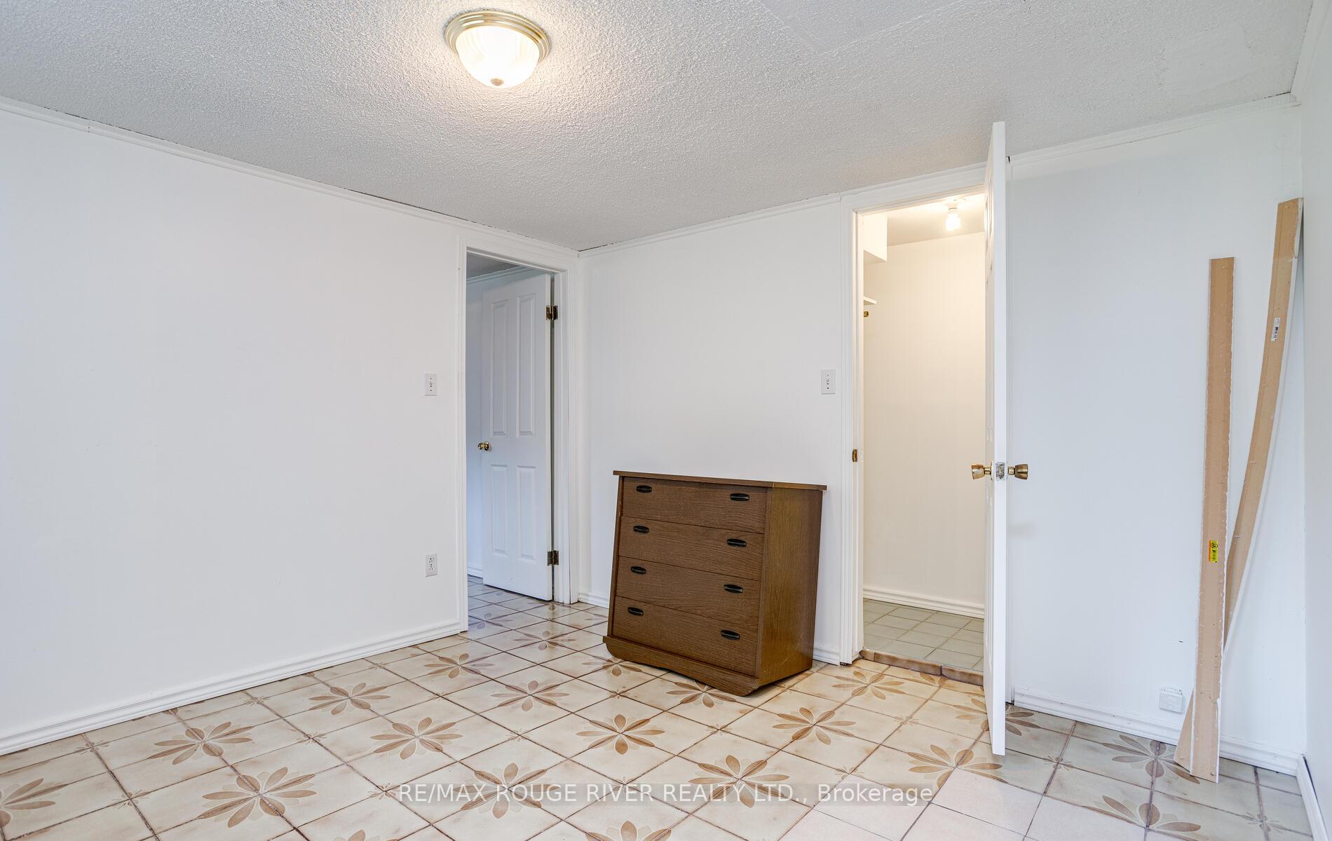 Photo 19 of 690 Central Park Boulevard N, Oshawa, Centennial — HOMEH