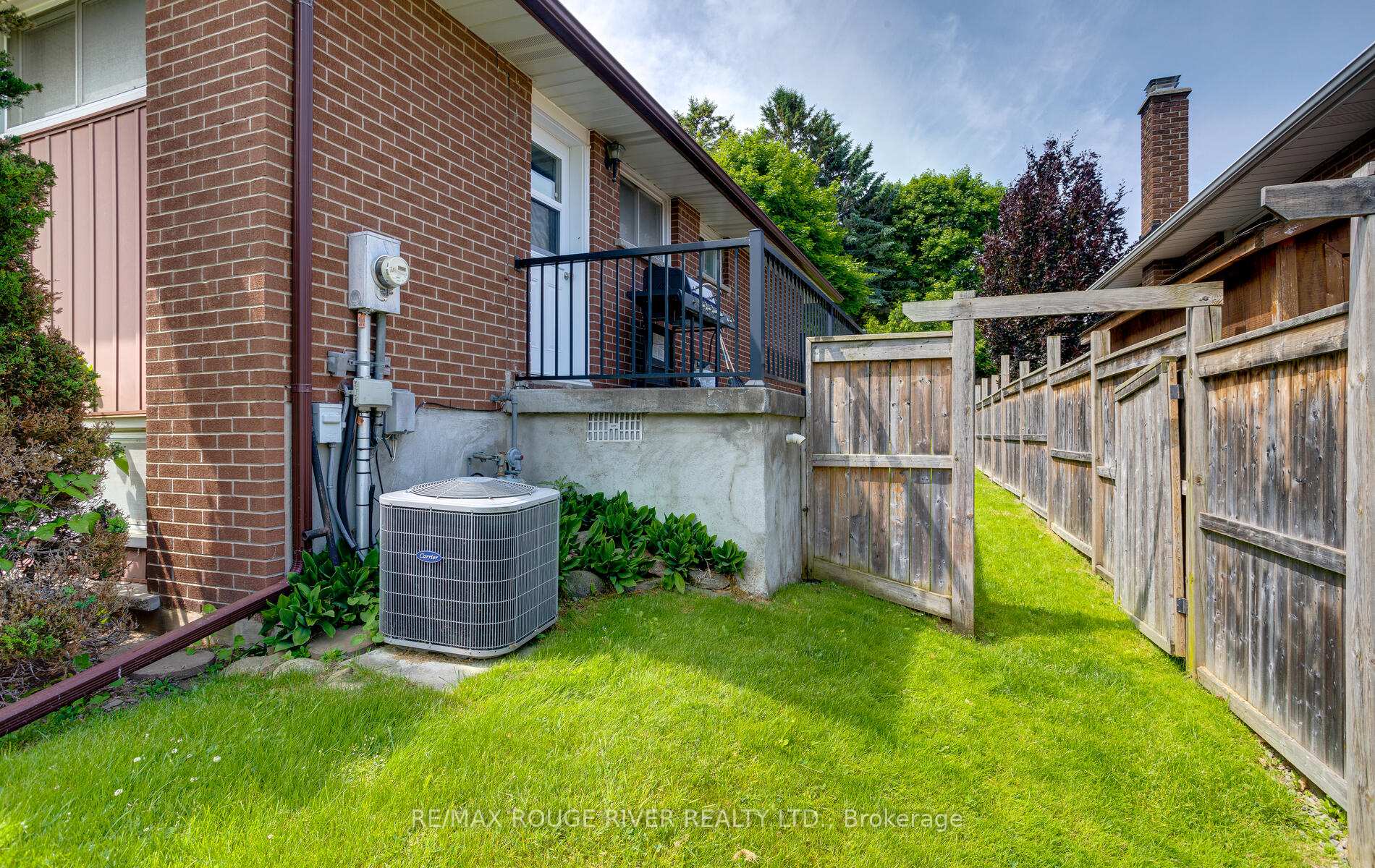Photo 22 of 690 Central Park Boulevard N, Oshawa, Centennial — HOMEH