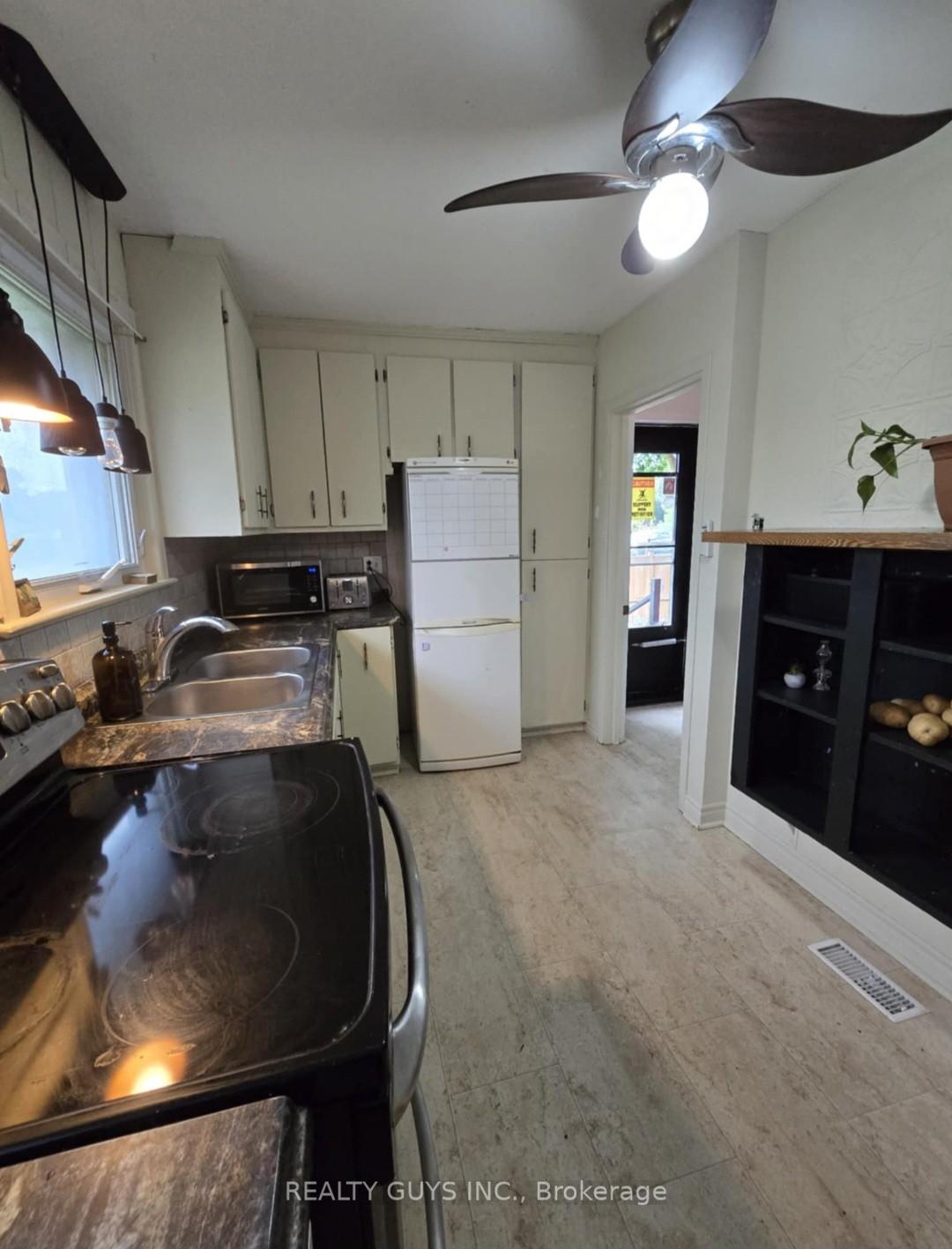 Photo 34 of 650 Crawford Drive, Peterborough, Otonabee Ward 1 — HOMEH