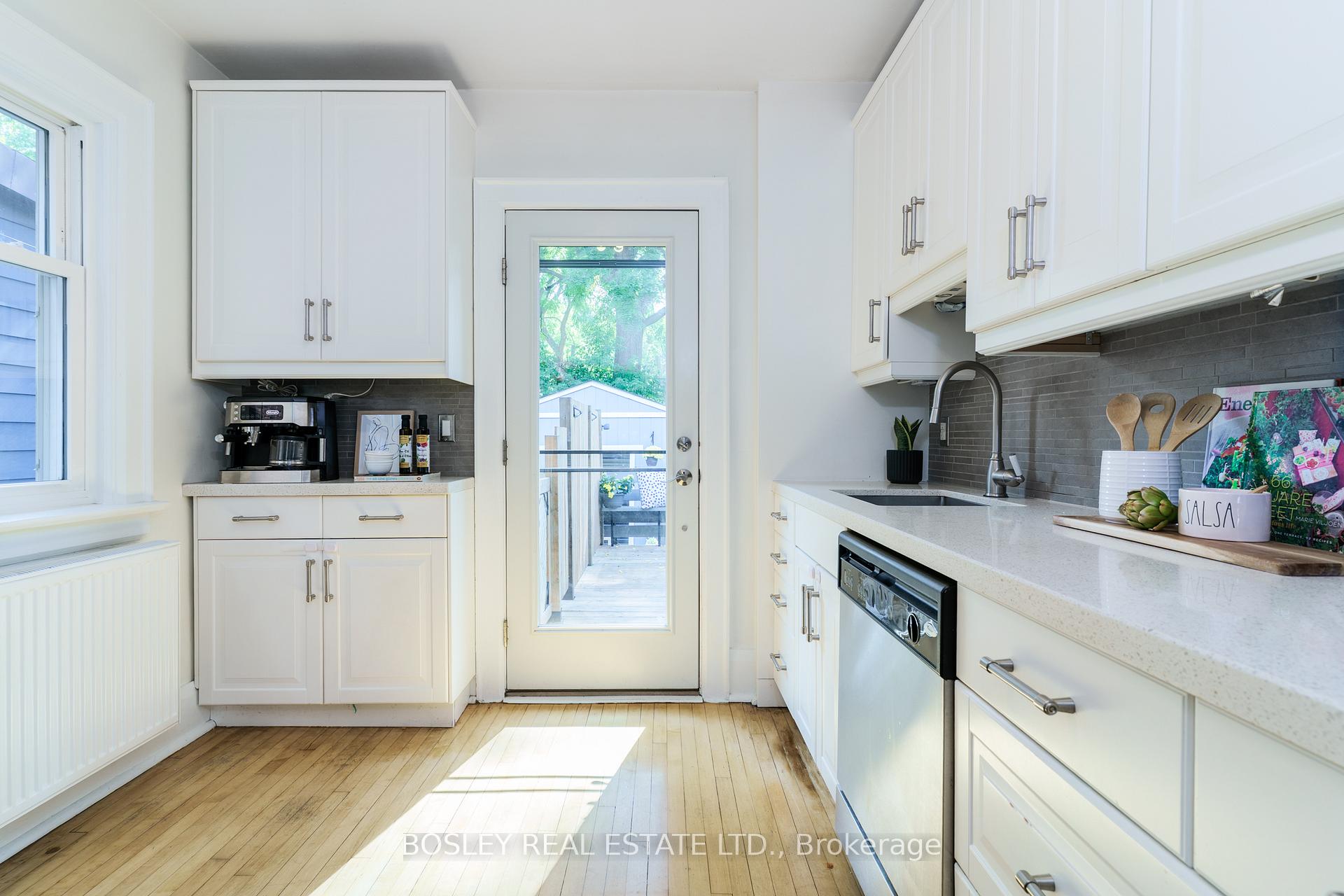 Photo 10 of 43 Eastwood Road, Toronto, Woodbine Corridor — HOMEH