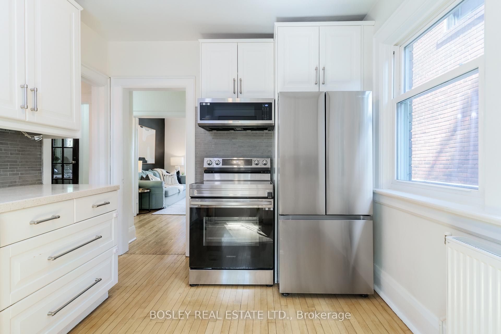 Photo 5 of 43 Eastwood Road, Toronto, Woodbine Corridor — HOMEH