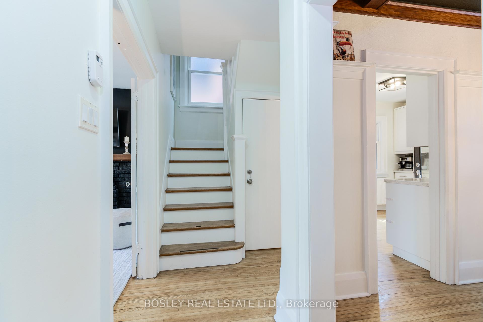Photo 4 of 43 Eastwood Road, Toronto, Woodbine Corridor — HOMEH