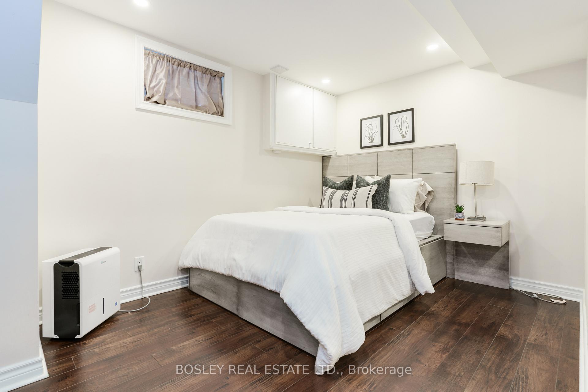 Photo 38 of 43 Eastwood Road, Toronto, Woodbine Corridor — HOMEH
