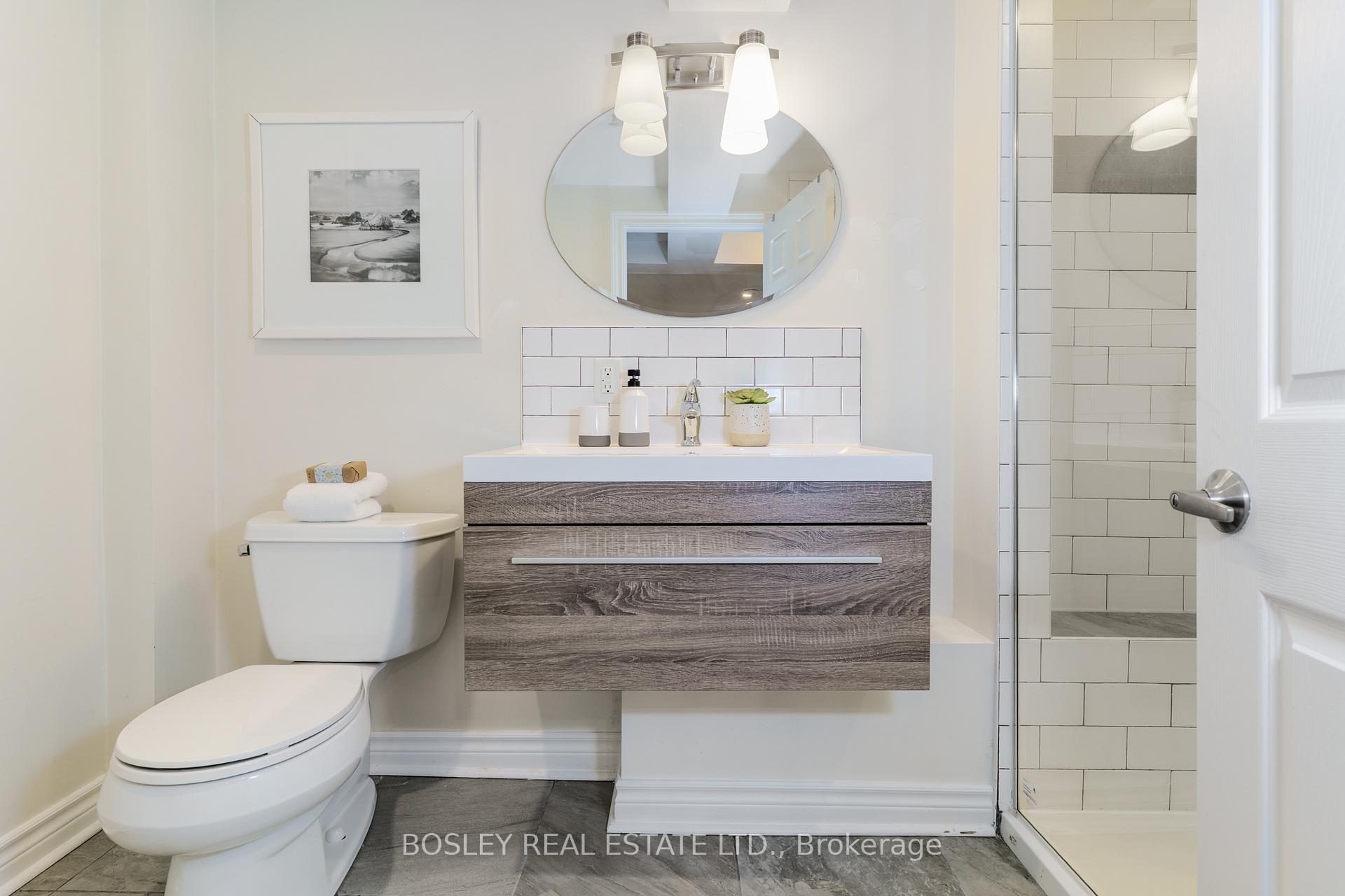 Photo 31 of 43 Eastwood Road, Toronto, Woodbine Corridor — HOMEH