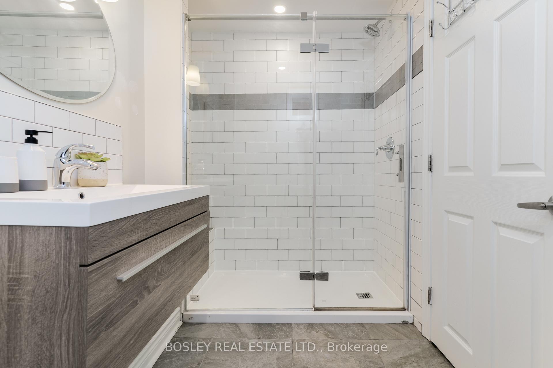 Photo 45 of 43 Eastwood Road, Toronto, Woodbine Corridor — HOMEH
