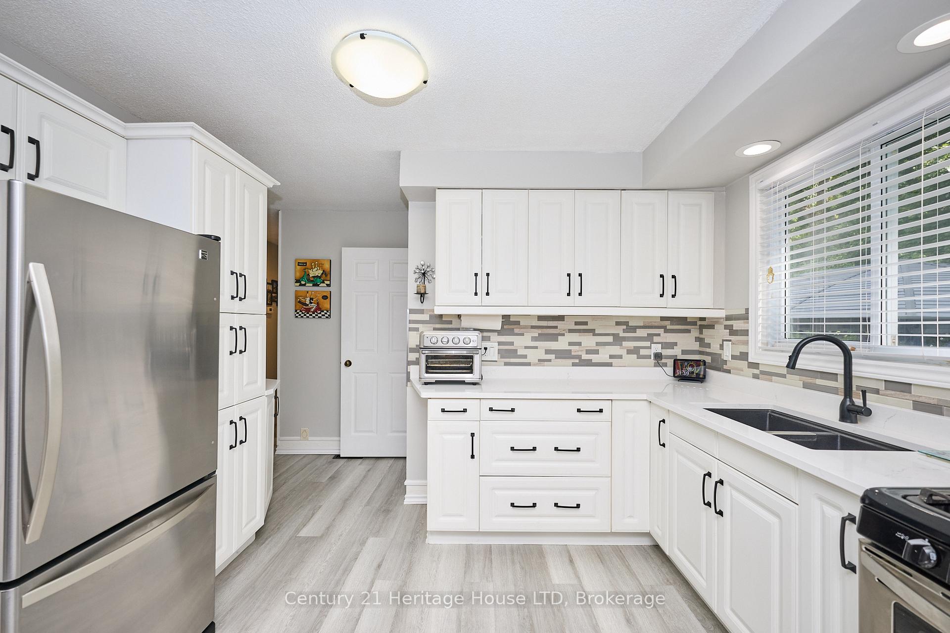 Photo 11 of 48 Loyalist Drive, Welland, Prince Charles — HOMEH