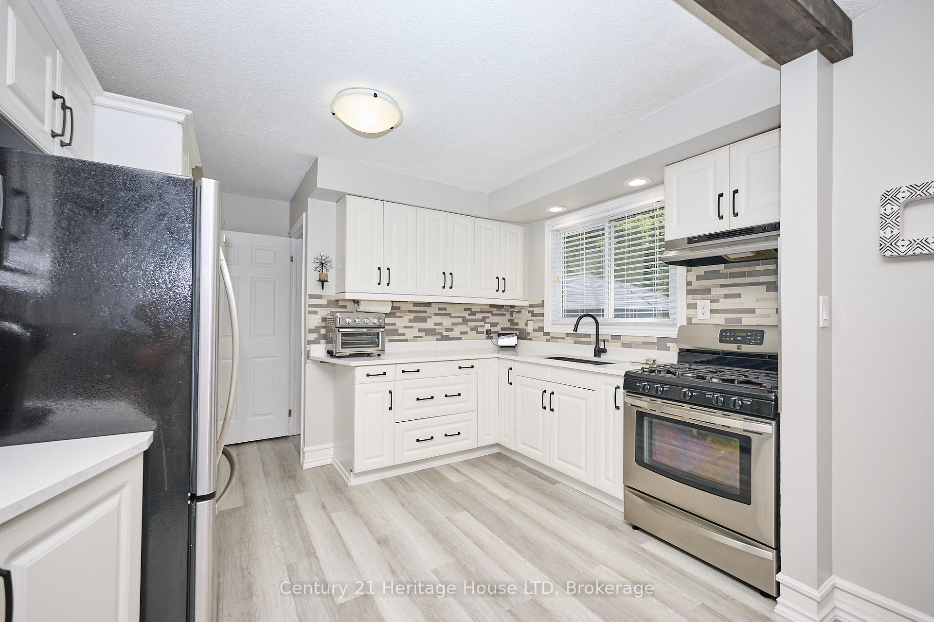 Photo 5 of 48 Loyalist Drive, Welland, Prince Charles — HOMEH