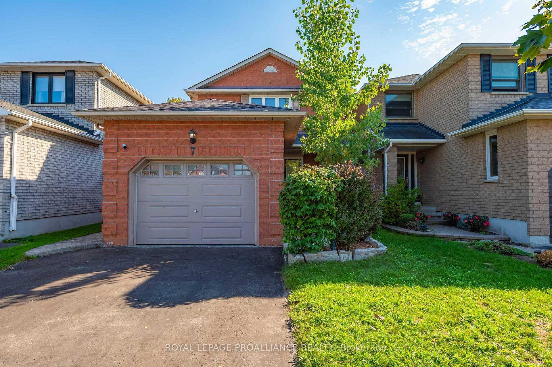 Photo 1 of 7 Fieldcrest Avenue, Clarington, Courtice — HOMEH