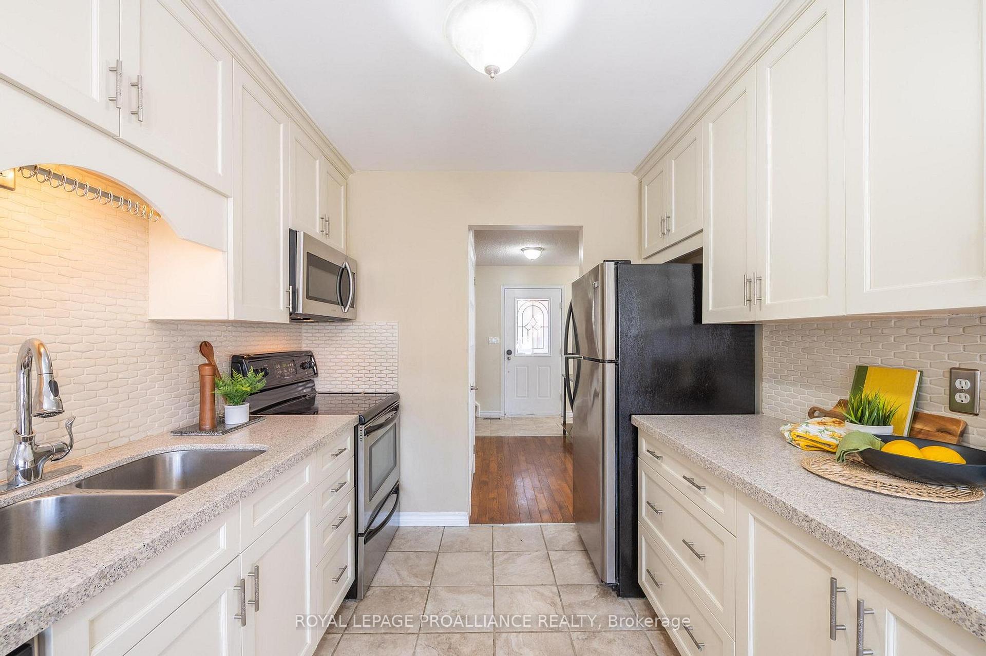 Photo 13 of 7 Fieldcrest Avenue, Clarington, Courtice — HOMEH